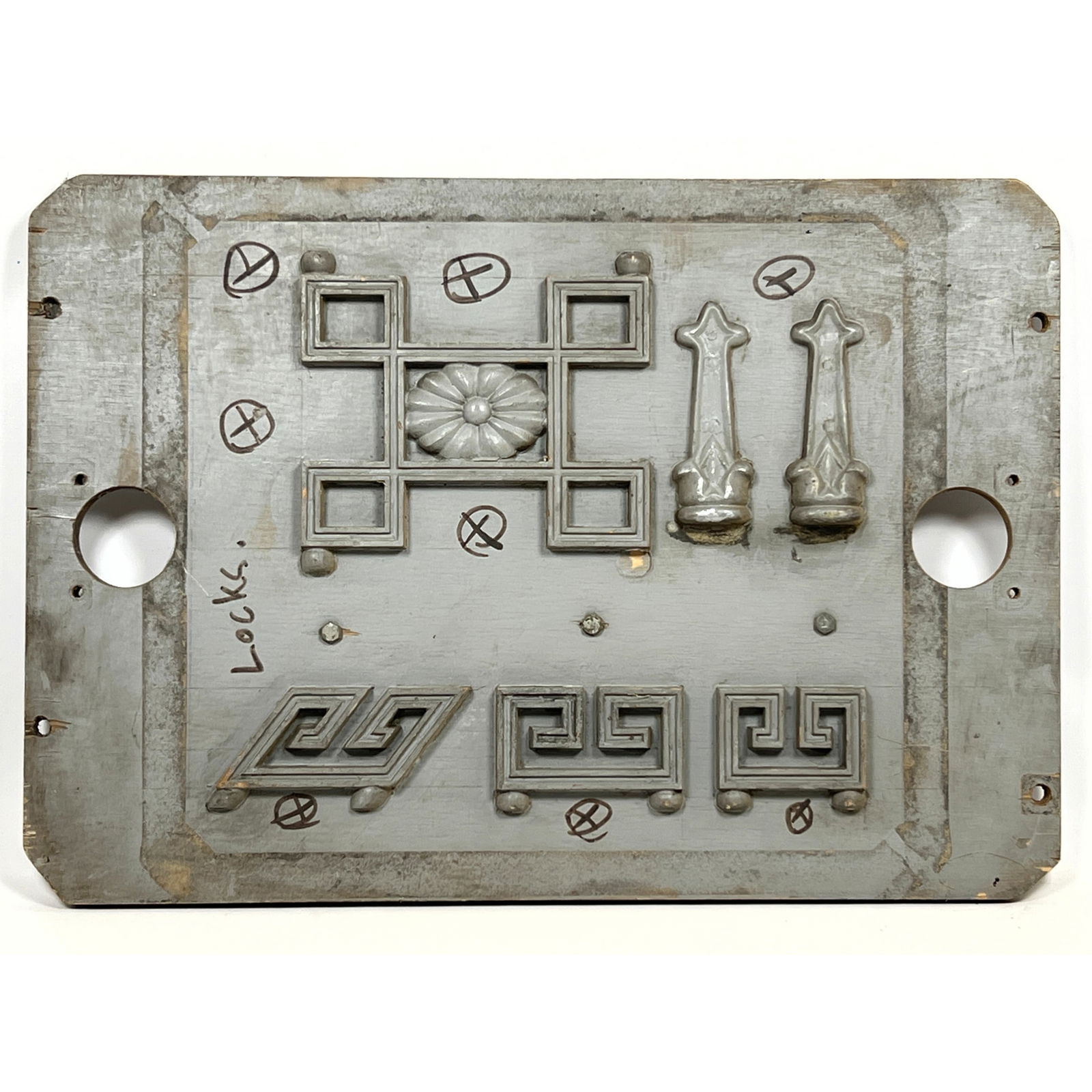 Vintage Wood Casting Molded for Furniture and door Hardware.: Vintage Wood Casting Molded for Furniture and door Hardware. Dimensions: Height: 23 inches, Width: 16 inches. --- US Packing and Shipping charge: In house shipping available. Will be calculated once d