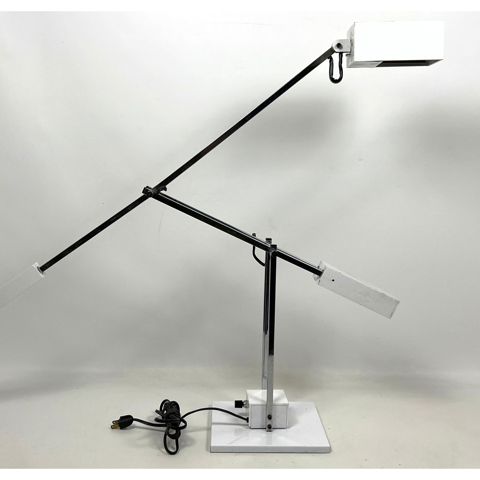 Robert Sonneman articulated counter balance desk lamp (1 of 12)