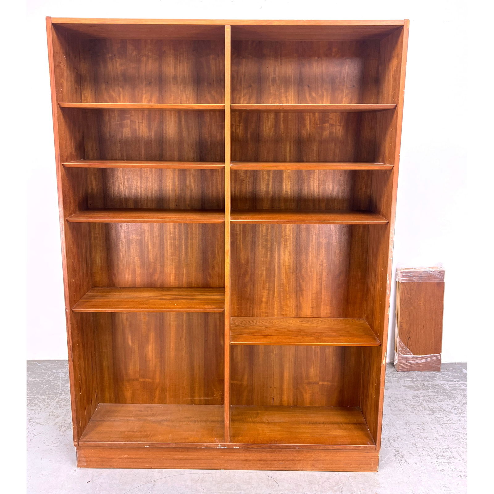 Danish Modern Teak Bookcase shelf. extra shelves. (1 of 12)