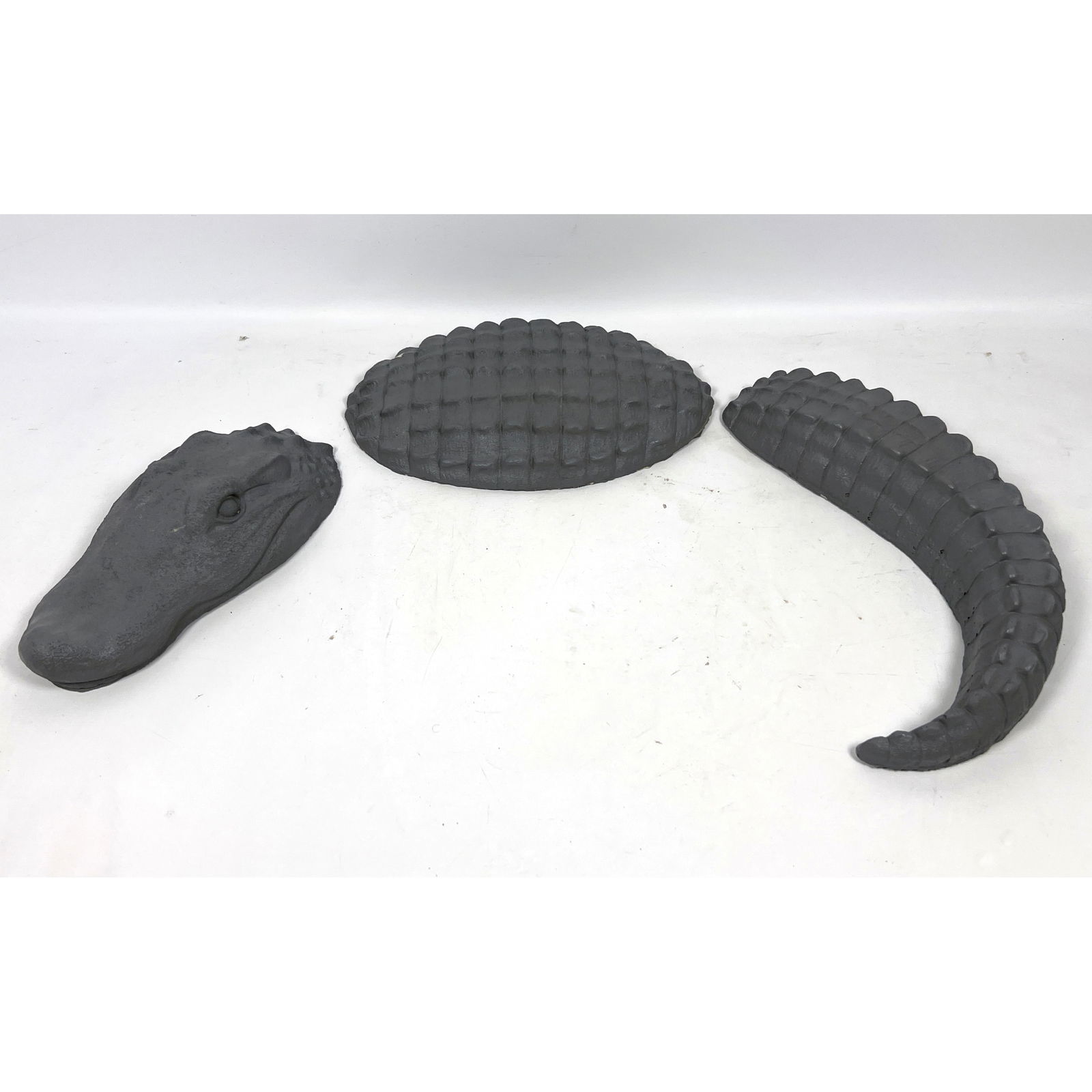 3pc Concrete Alligator Garden Lawn Decoration Sculpture. Gray Painted Garden Stepping Stone Sculptur (1 of 11)
