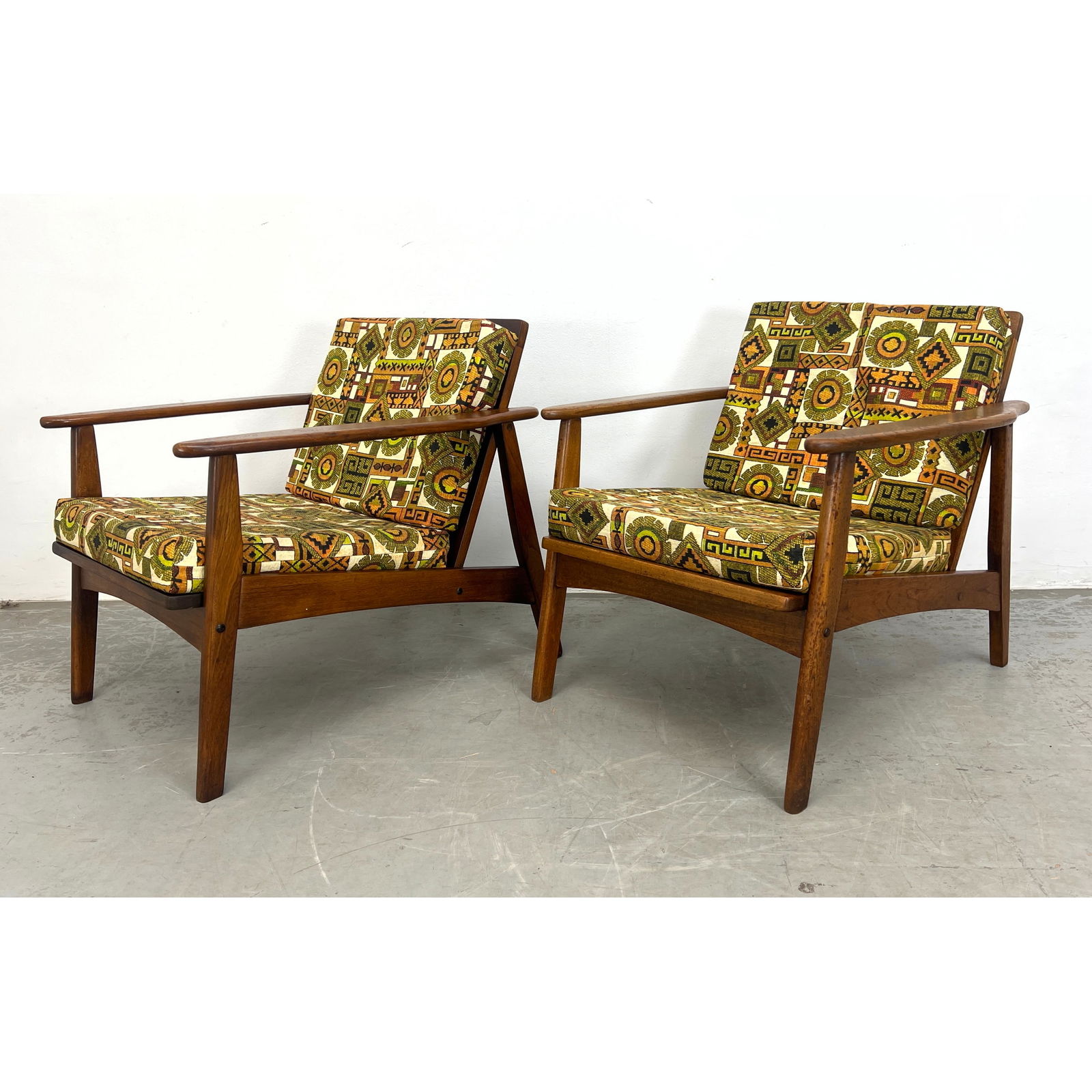 Pair American Modern Lunge Chairs. Danish Style.: Pair American Modern Lunge Chairs. Danish Style. Dimensions: Height: 26.5 inches, Width: 26.25 inches, Depth: 28 inches. - Seat Height: 16 inches --- - We offer curbside delivery for most items to NYC