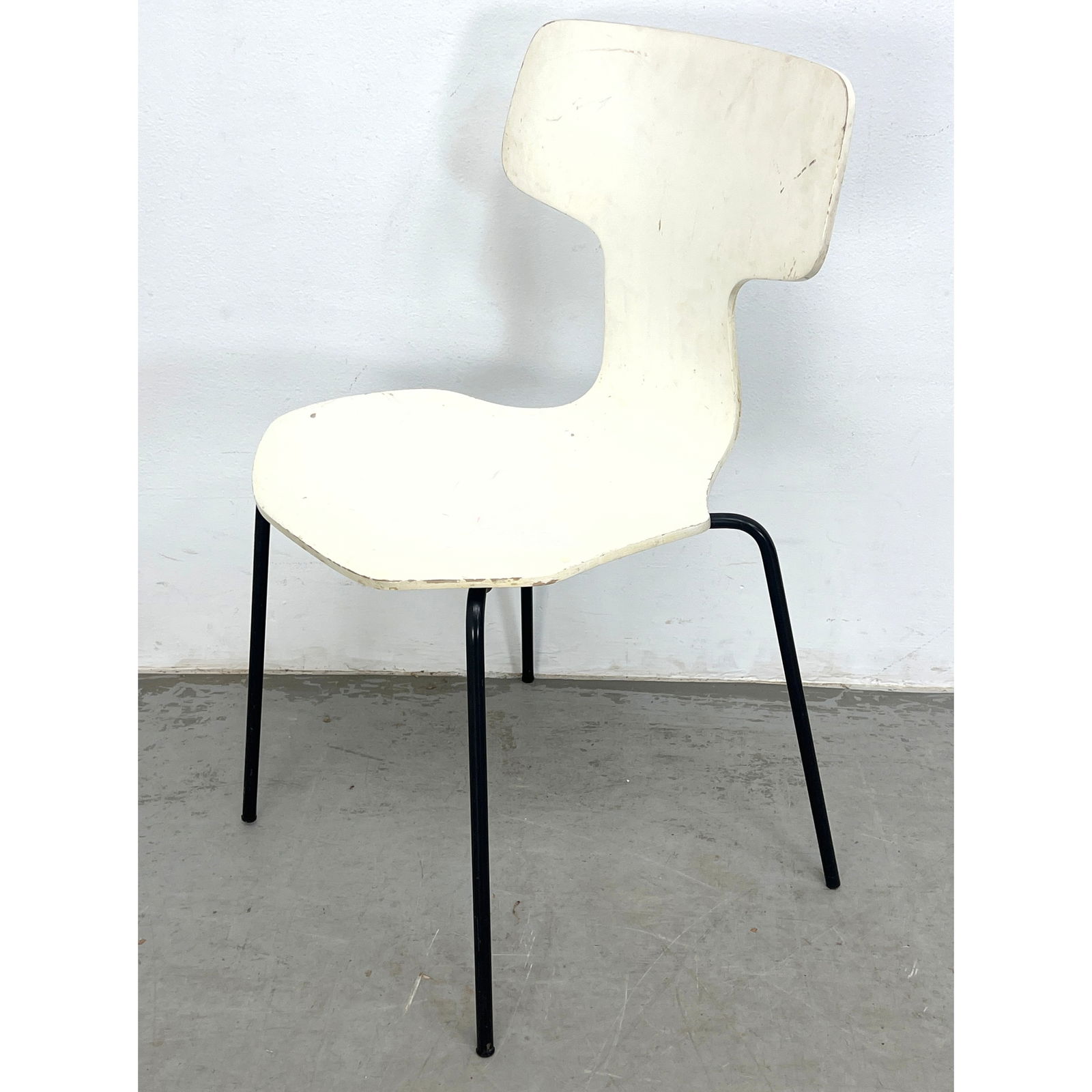 Arne Jacobsen for Fritz Hansen Model 3103 'Hammer' chair (1 of 14)