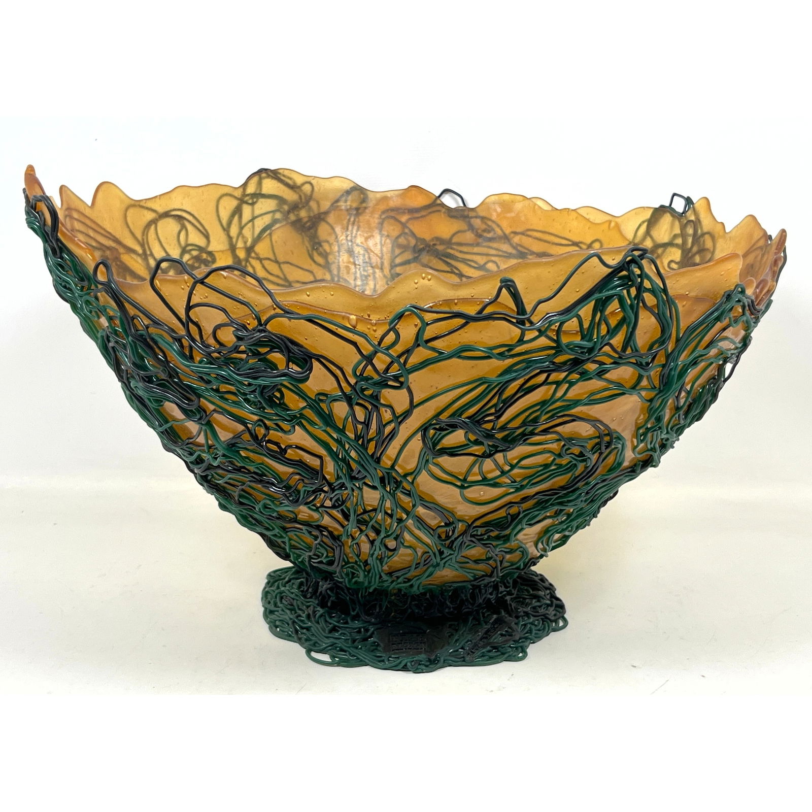 Very Large Gaetano Pesce Sculpted Resin Centerpiece Bowl. Stamped Mark Gaetano Pesce Fish Design 200: Very Large Gaetano Pesce Sculpted Resin Centerpiece Bowl. Stamped Mark Gaetano Pesce Fish Design 2004. Rubberized. Dimensions: Height: 13 inches, Width: 20 inches, Depth: 21.5 inches. --- US Packing a