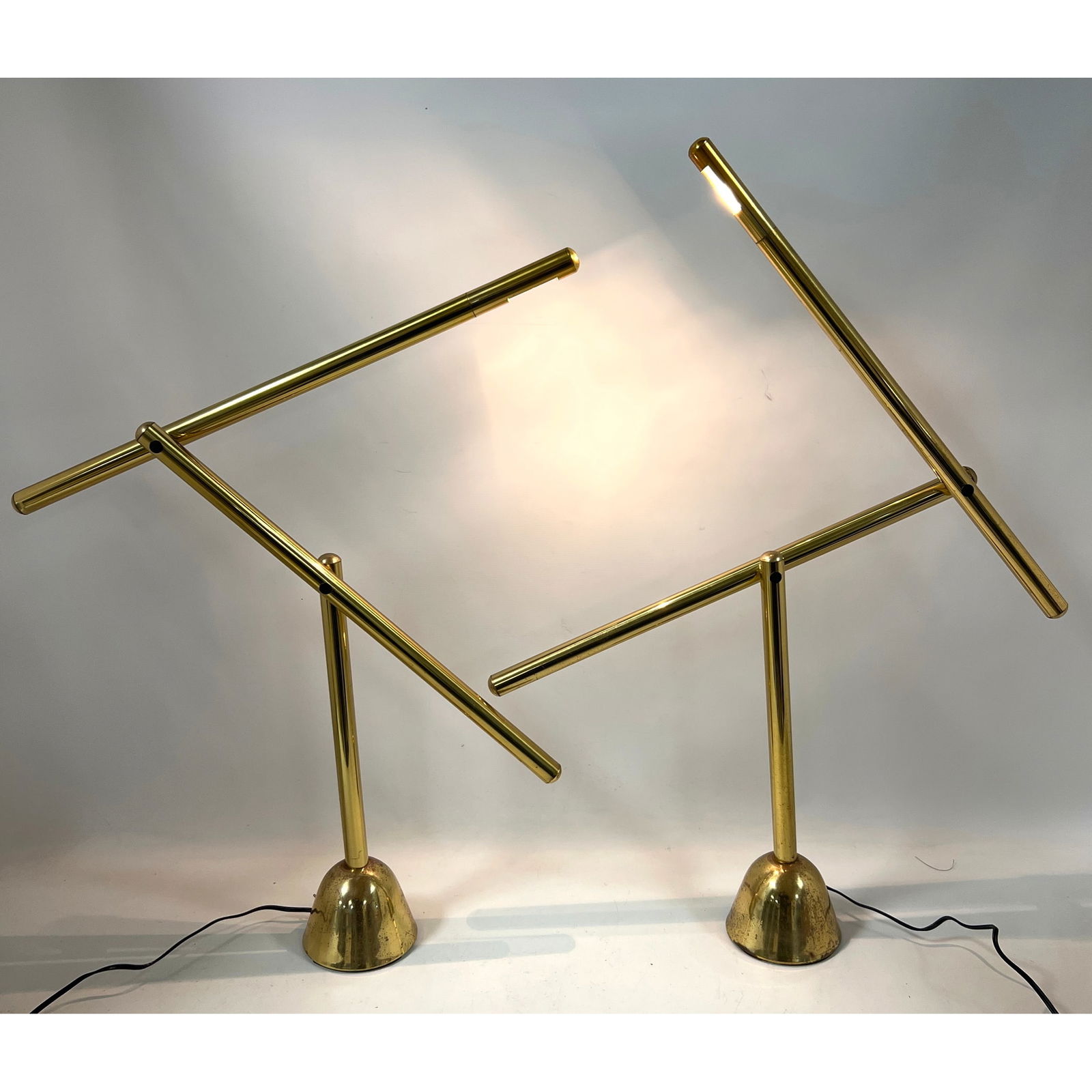 Pair Mario Arnaboldi Brass Counter Balance Lamps. (1 of 15)