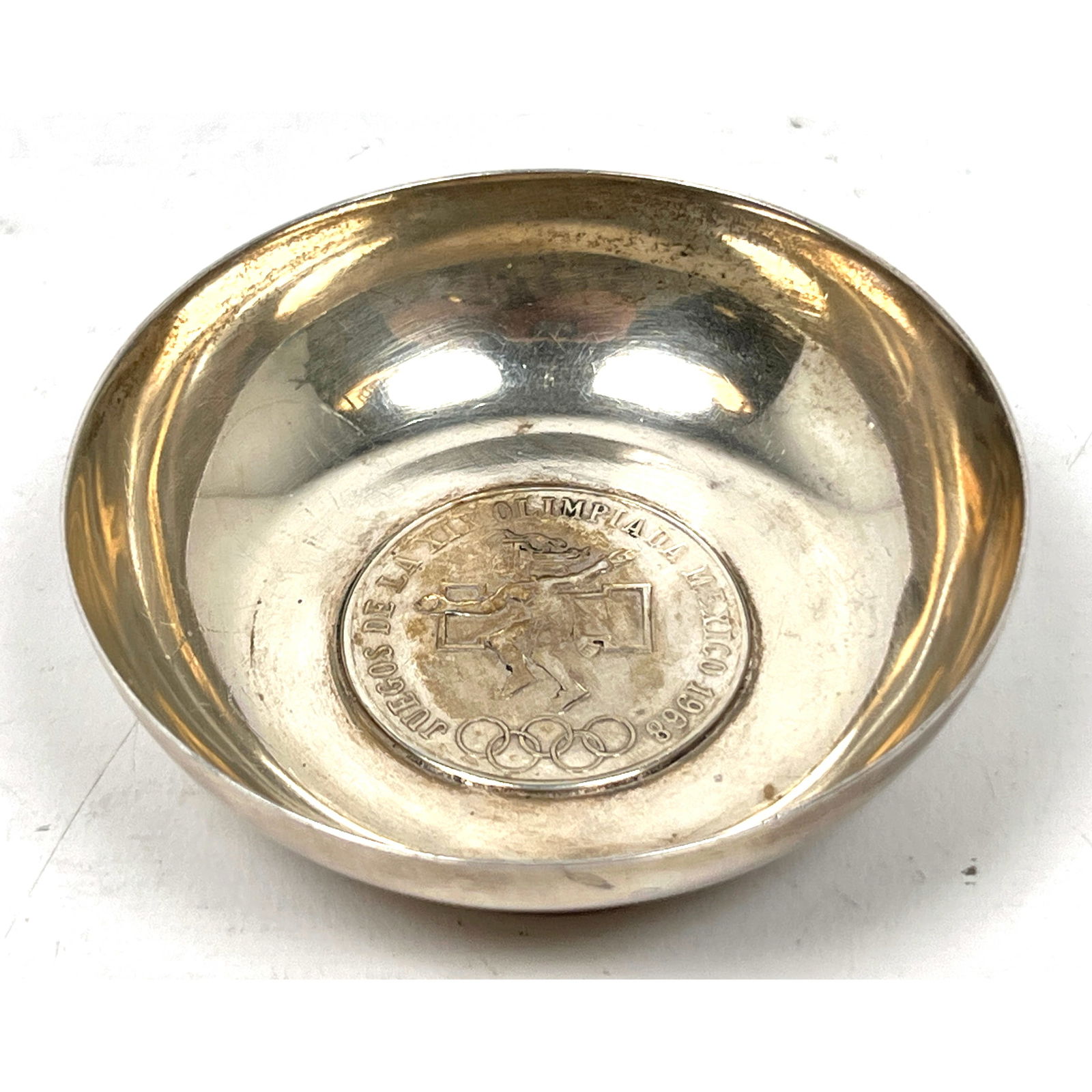 Small Mexican sterling silver dish set with coin. l, marked 'STERLING','.925', and 'HECHO EN MEXICO (1 of 7)