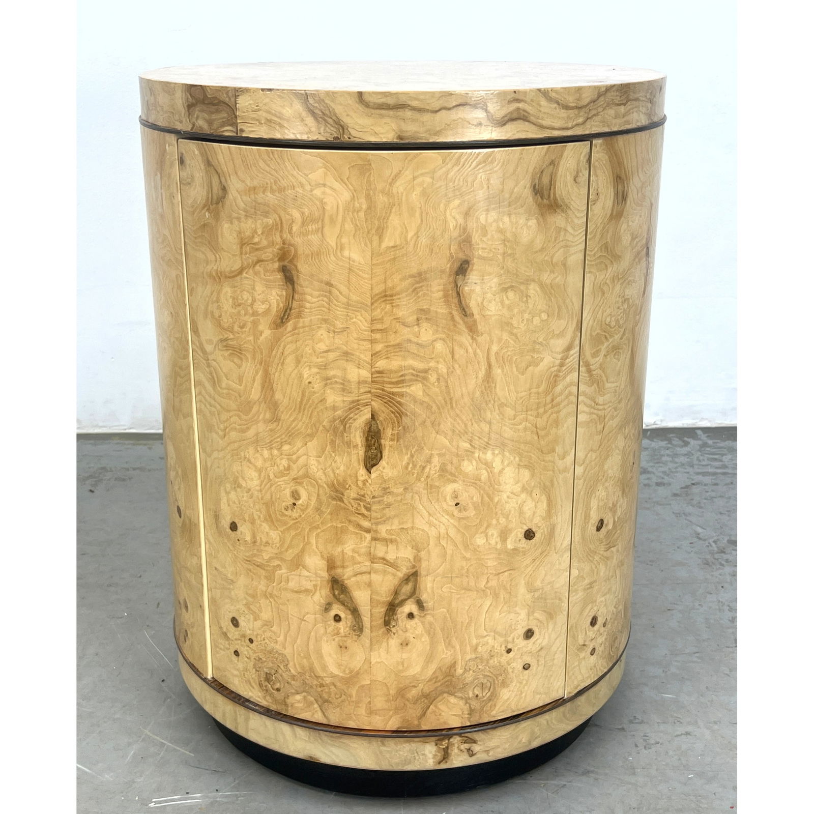 Henredon 'Scene Two' Burlwood Drum Side Table with 1 Door. (1 of 8)