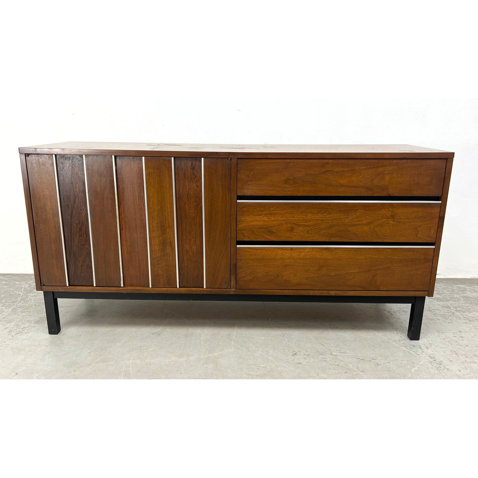 Bernhardt Mid Century Modern Walnut Credenza Sideboard Cabinet. Original Paper String Tag (1 of 14)