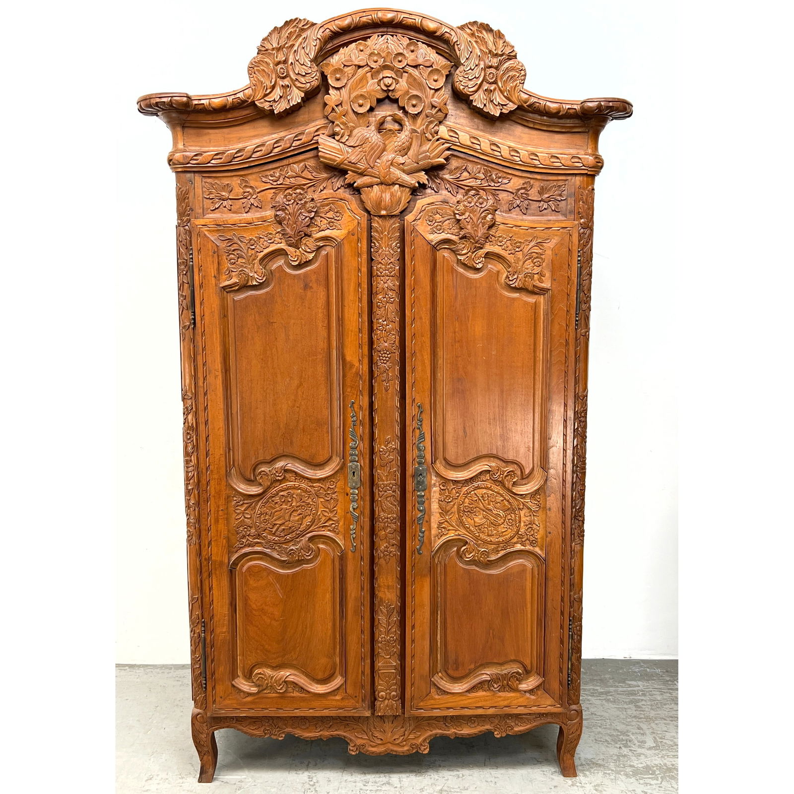 Antique French Louis XV Style Armoire 2 Door Cabinet. (1 of 17)