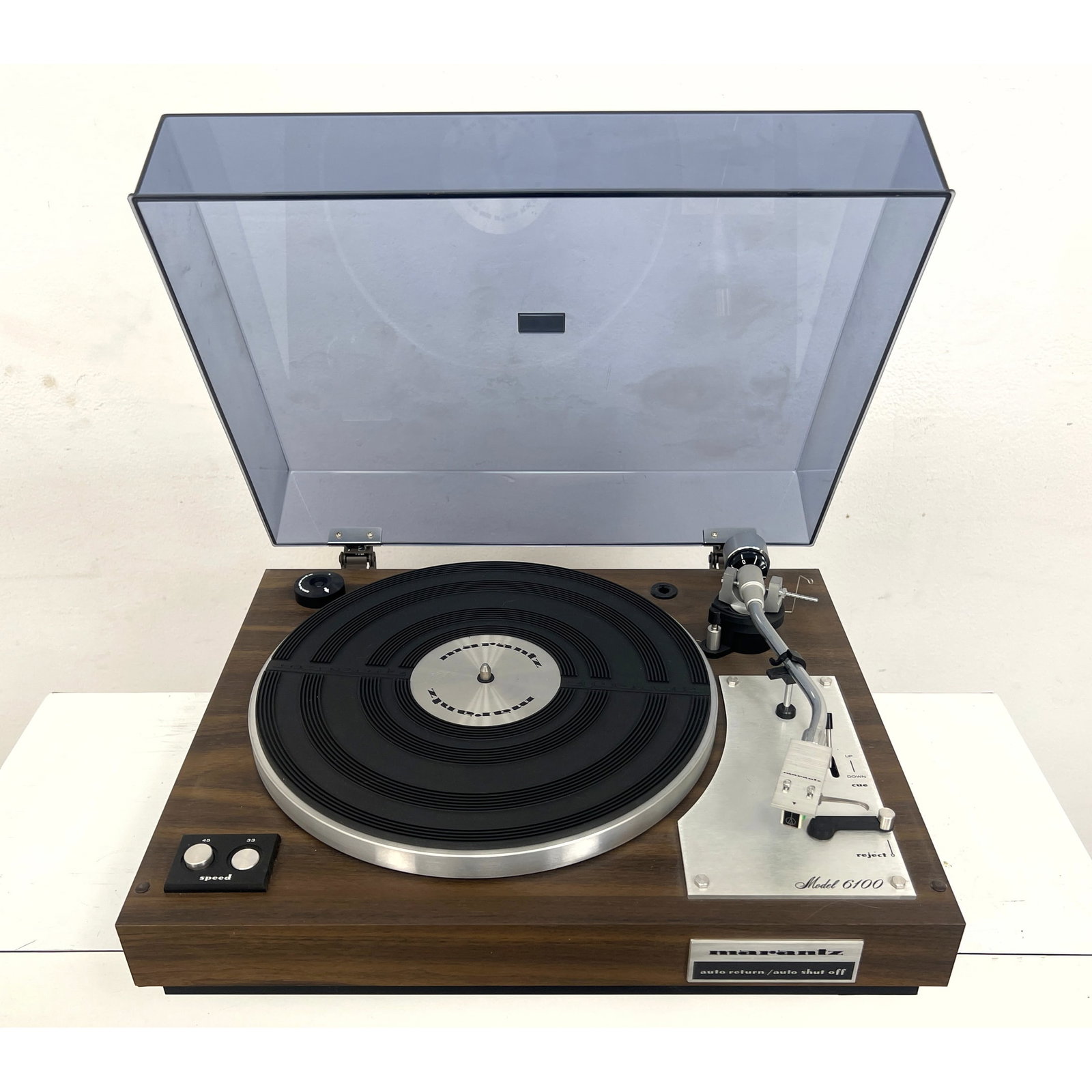 Vintage Marantz Model 6100 automatic turntable (1 of 12)