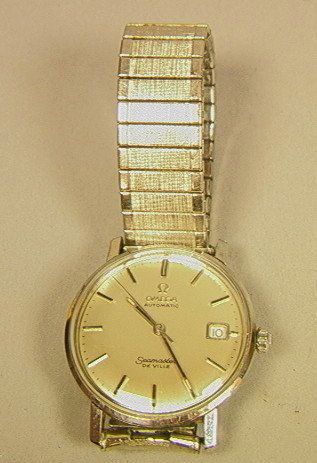 2 watches - OMEGA SEAMASTER Mens Watch. MIDO Mult: 2 watches - OMEGA SEAMASTER Mens Watch. MIDO Multifort Powerwind Watch Case (no band).-- Dimensions: --- US Shipping charge: $7