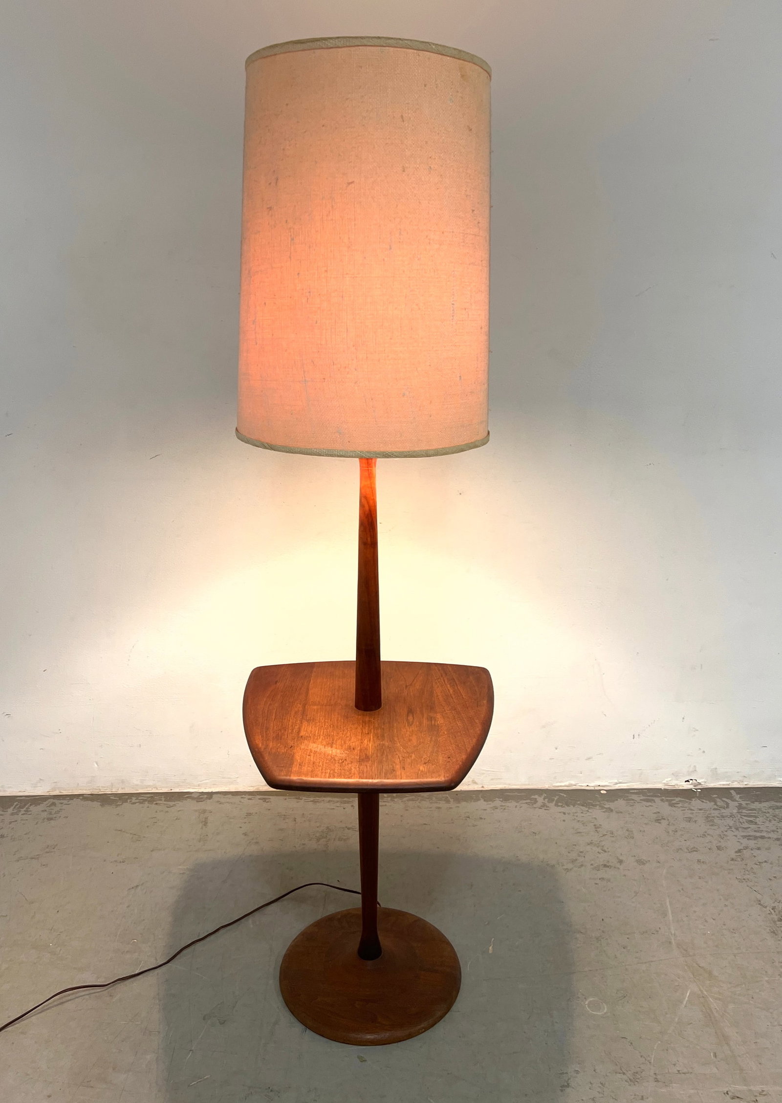 Mid Century Modern Walnut Lamp Table. (1 of 8)