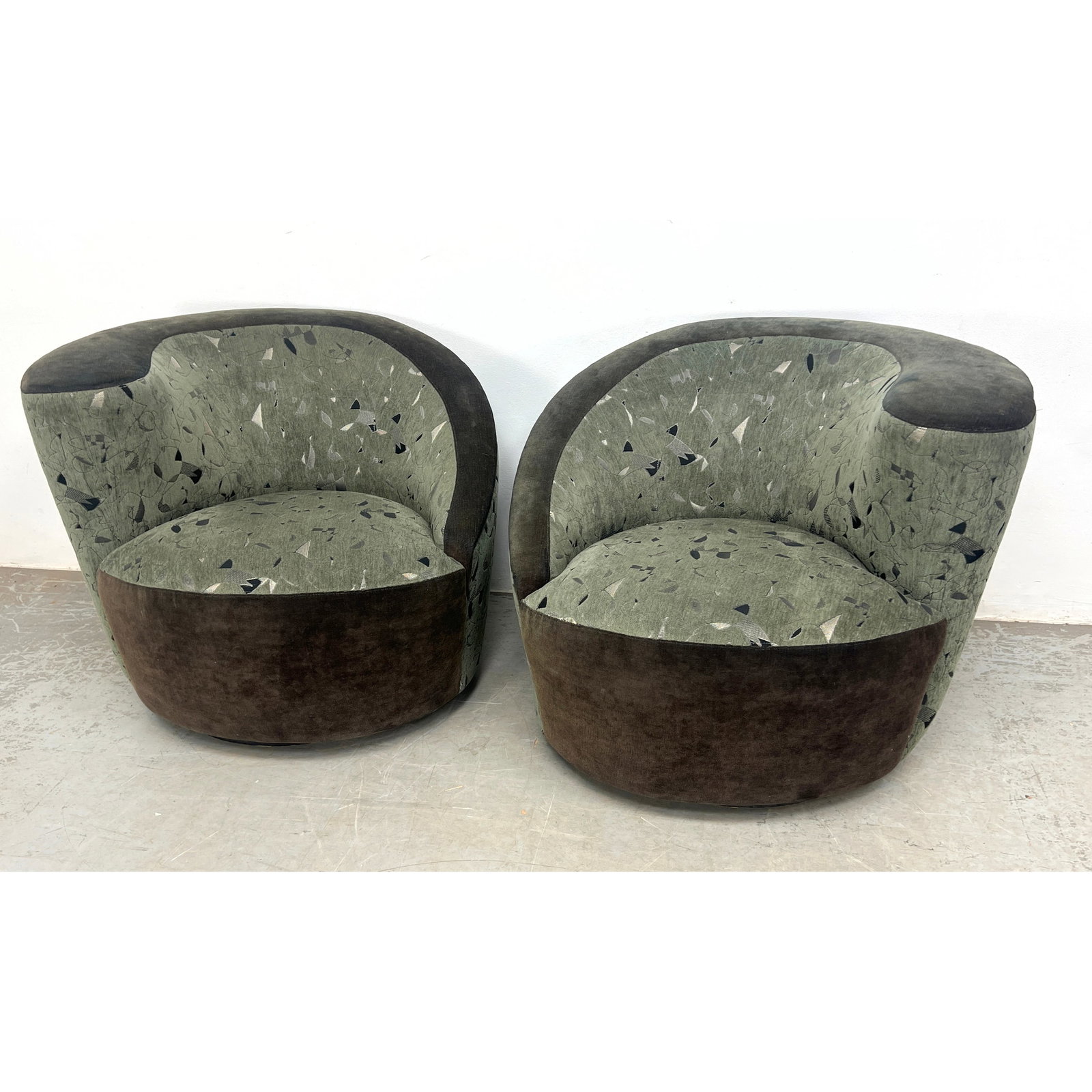 Pair Kagan Style Swivel Lounge Chairs. Nautilus Style. Unmarked. (1 of 12)