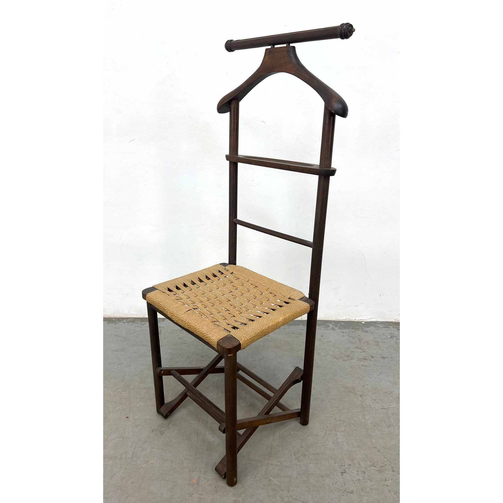 Mid Century Modern Italian Style Folding Valet Gentleman's Chair. (1 of 8)