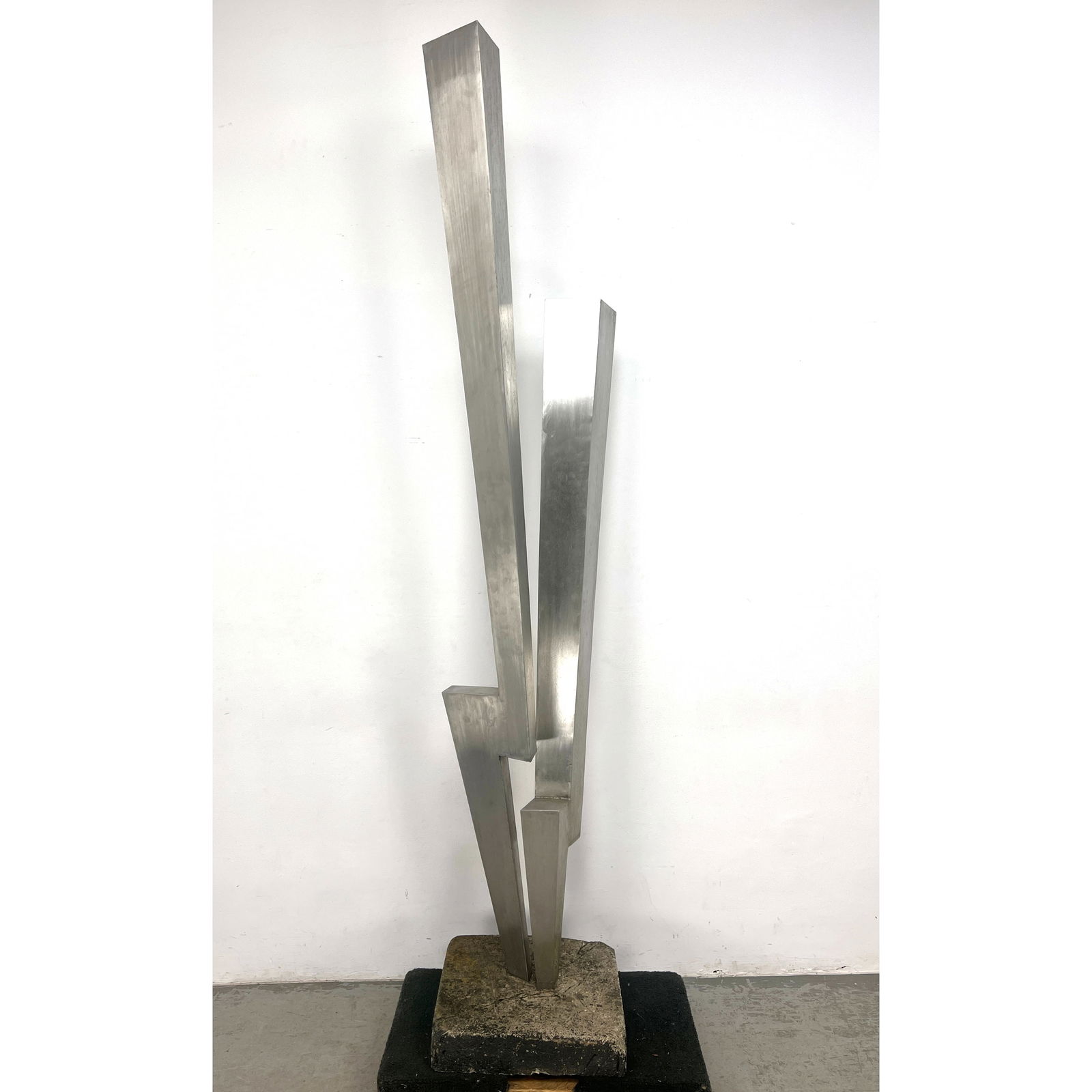 Large Harold Kimmelmand Aluminum and Cast Stone Garden Outdoor Sculpture. Show catalog was $2800 in: Large Harold Kimmelmand Aluminum and Cast Stone Garden Outdoor Sculpture. Show catalog was $2800 in 1973 Dimensions: Height: 101.25 inches, Width: 19.5 inches, Depth: 19.5 inches. --- - We offer curbs