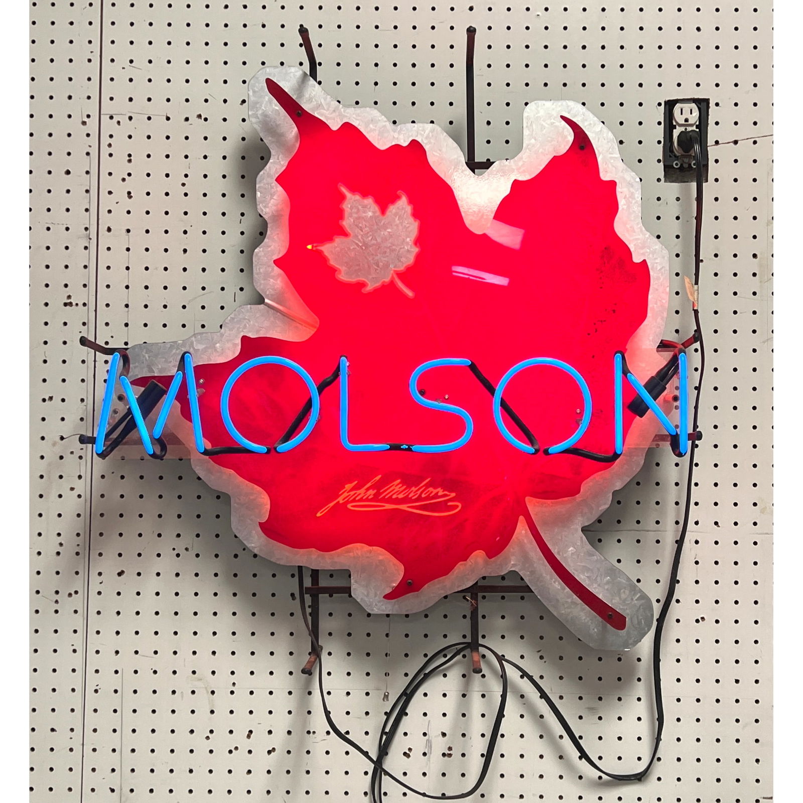 MOLSON Beer Canada Maple Leaf Neon Advertising Sign. Breweriana. (1 of 9)