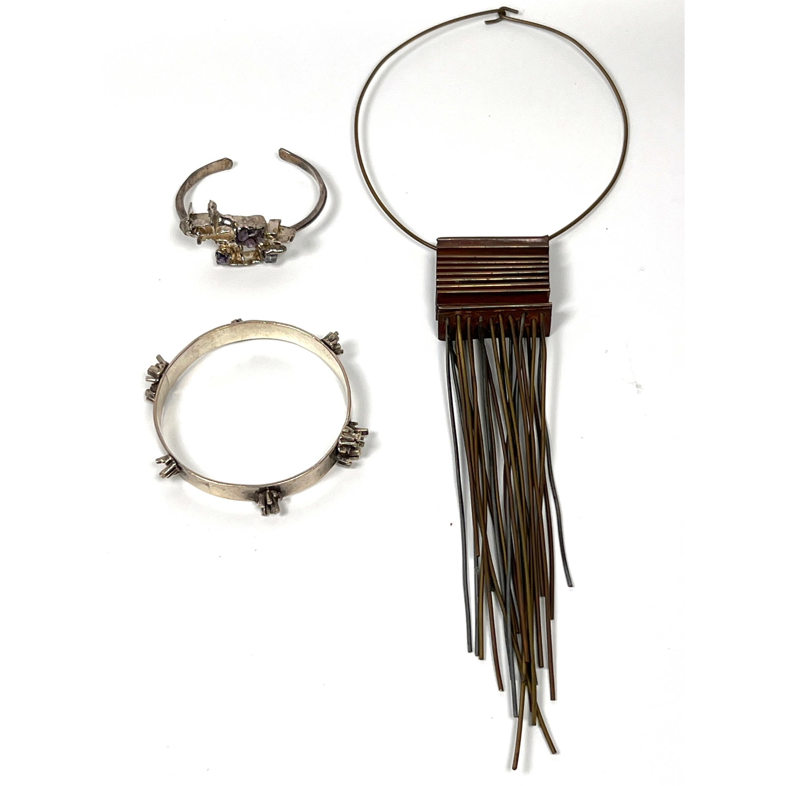 3pc Mid Century Studio Jewelry. 1). Pleated Folded Copper Pendant with Mixed Metal Wire Dangles; Bra: 3pc Mid Century Studio Jewelry. 1). Pleated Folded Copper Pendant with Mixed Metal Wire Dangles; Brass Neck Collar. 2). Silver Tone brutalist Cuff Bracelet. Raw Amethyst Crystals. 3). Silver Tone Cuff
