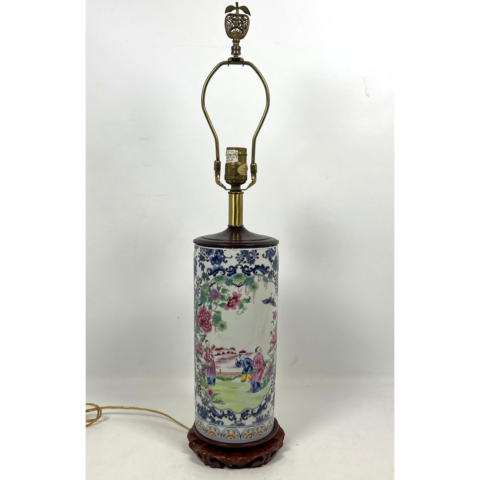 Chinese Famille Rose Table Lamp. Decorated porcelain. (1 of 11)
