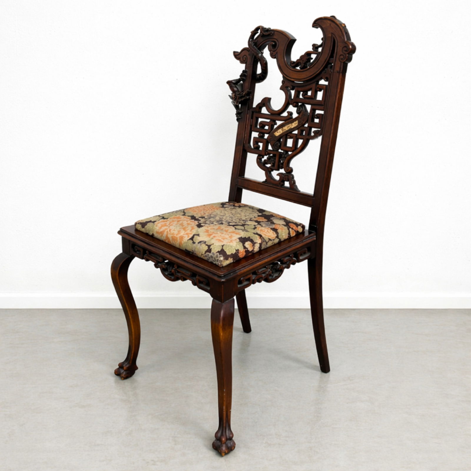 Japonism Gabriel Viardot Style Slipper Side Chair. Dragon decorated with silk seat. Losses.: Japonism Gabriel Viardot Style Slipper Side Chair. Dragon decorated with silk seat. Losses. Dimensions: Height: 36 inches, Width: 16.5 inches, Depth: 14 inches. - Seat Height: 18 inches --- - We offer