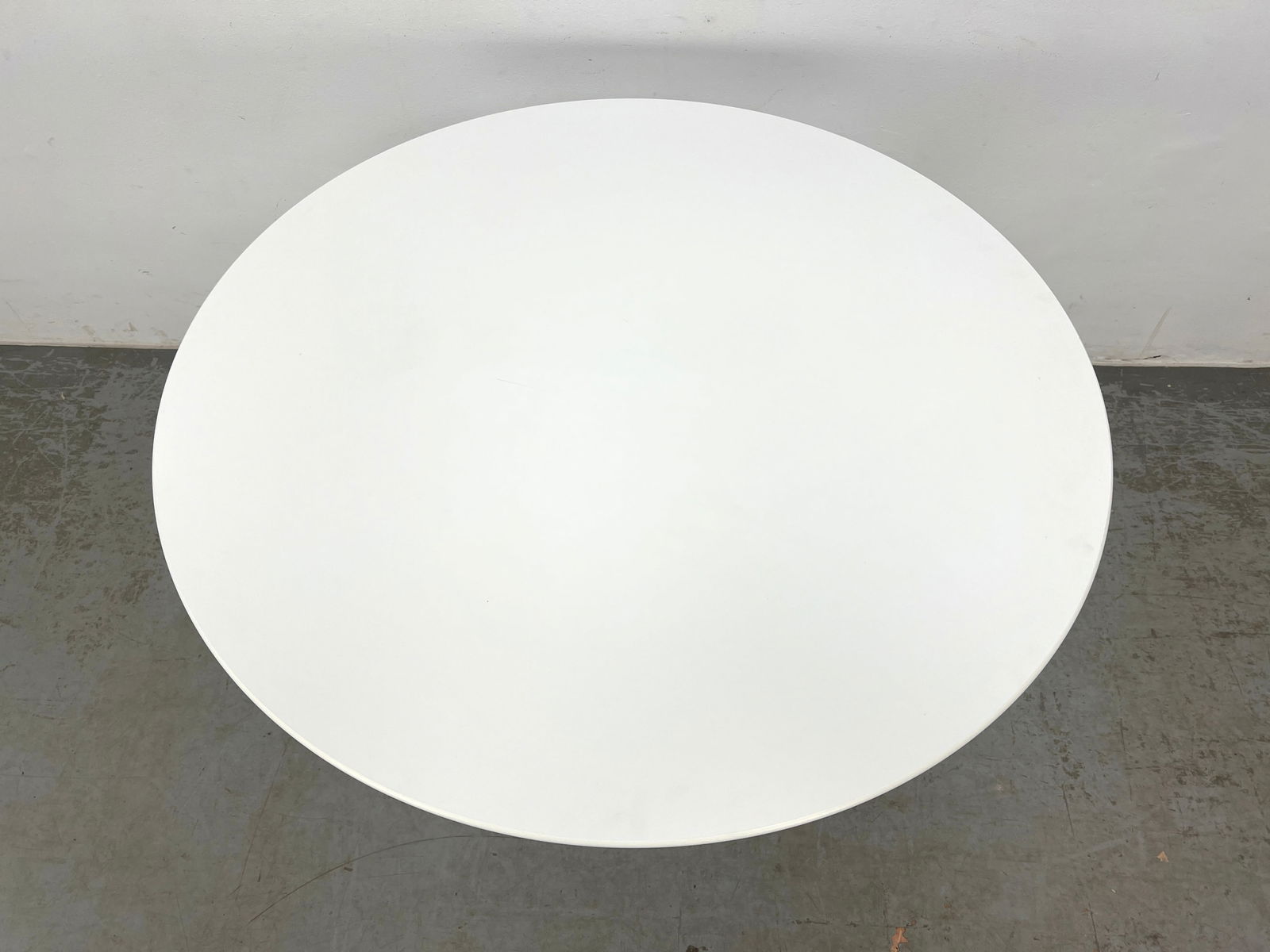 Mid Century Eero Saarinen for Knoll Studio Pedestal Dining Table. marked - 2