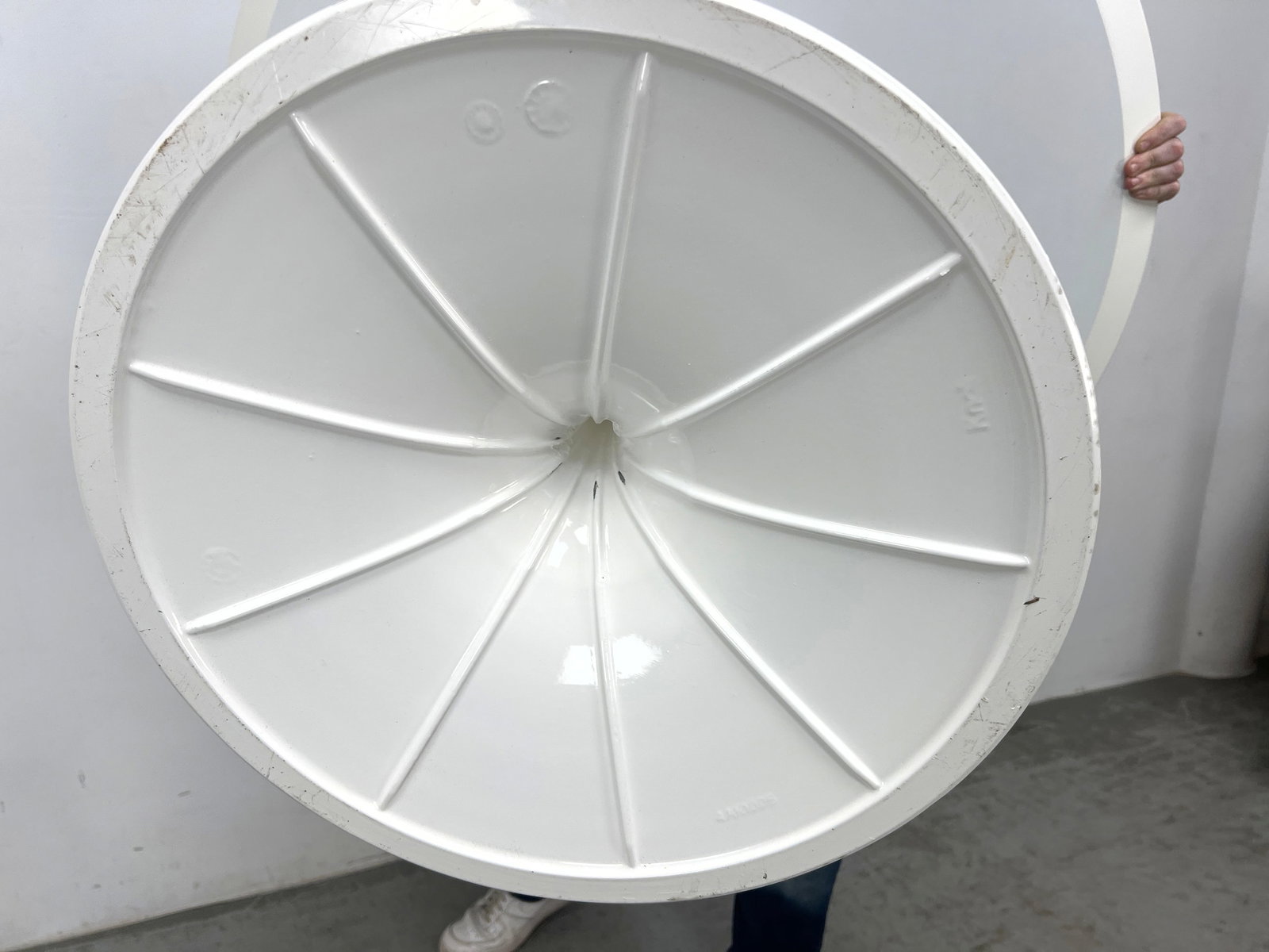 Mid Century Eero Saarinen for Knoll Studio Pedestal Dining Table. marked - 6