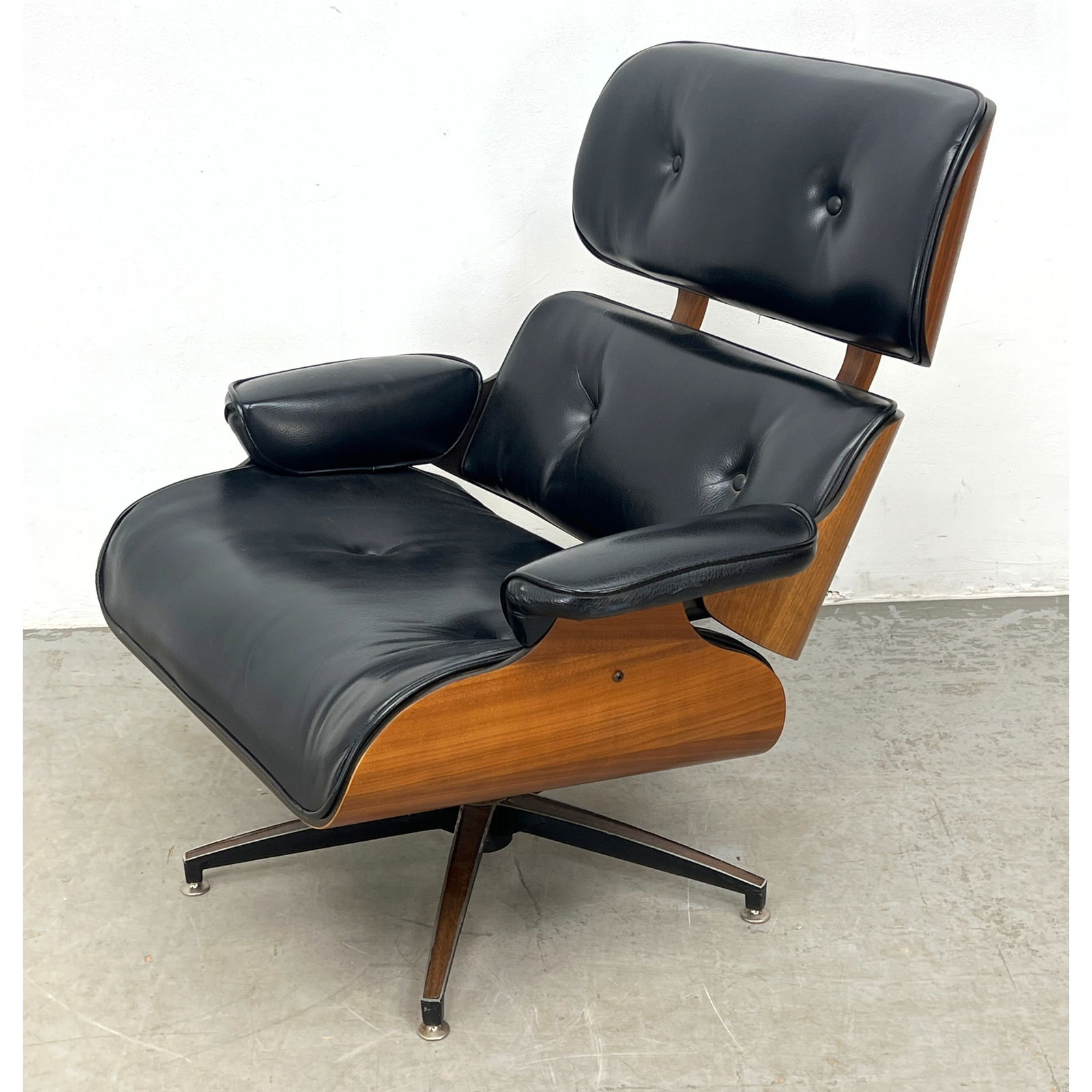 Eames style Lounge Chair. Molded plywood. Possibly Plycraft. (1 of 9)