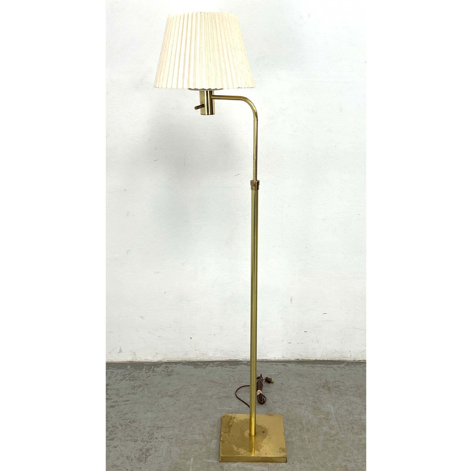 Stiffel Mid Century Modern Adjustable Brass Floor Lamp. (1 of 7)
