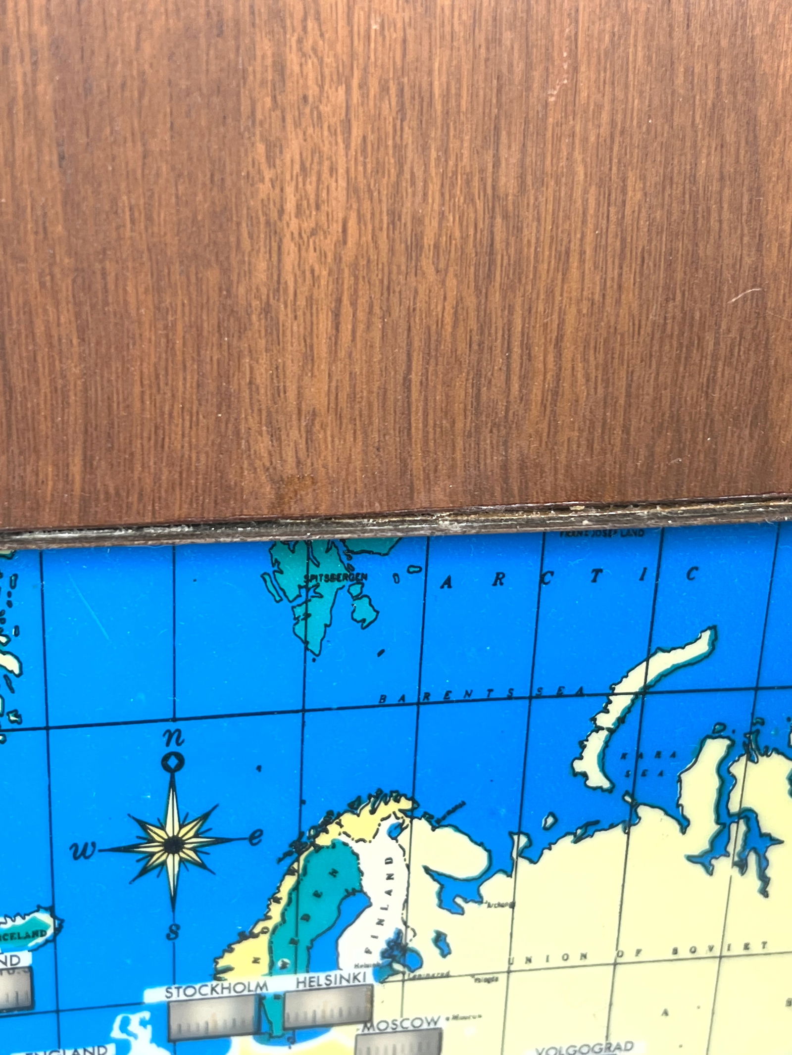 Framed HOWARD MILLER World Clock. - 7