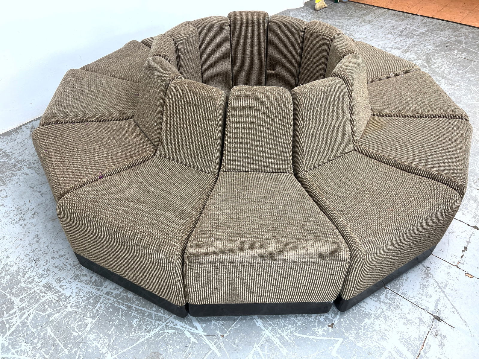 12 section Harvey Probber Modular Sofa Seating. - 5