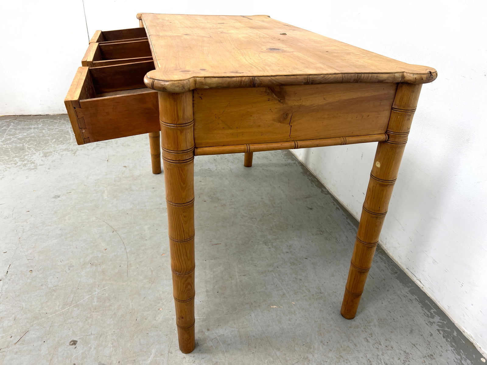 English Pine Faux Bamboo writing Desk. Solid wood. - 3