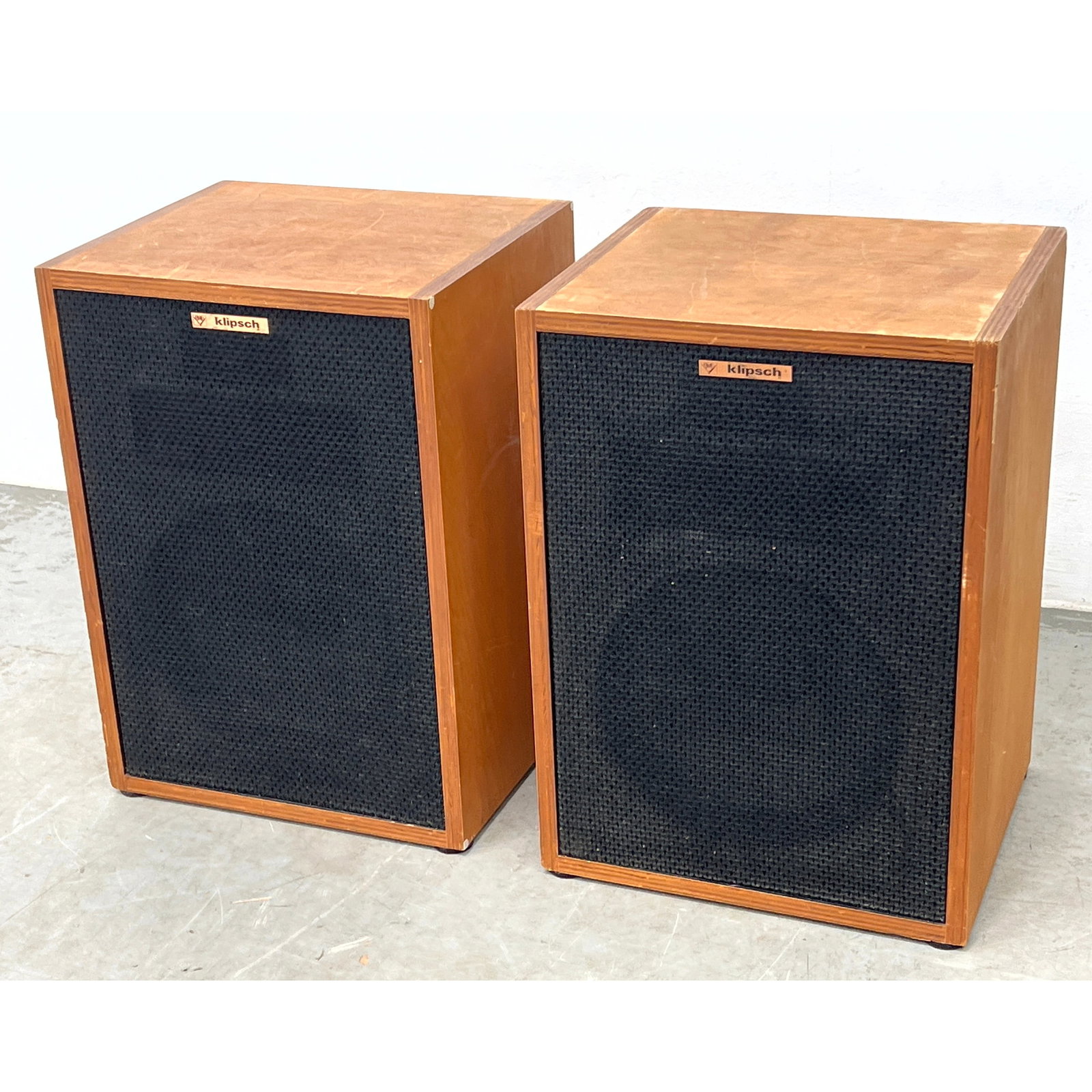 Vintage Mid Century Era Klipsch Heresy Speakers. Walnut Cabinets: Vintage Mid Century Era Klipsch Heresy Speakers. Walnut Cabinets Dimensions: Height: 21.75 inches, Width: 15 inches, Depth: 13.25 inches. ---