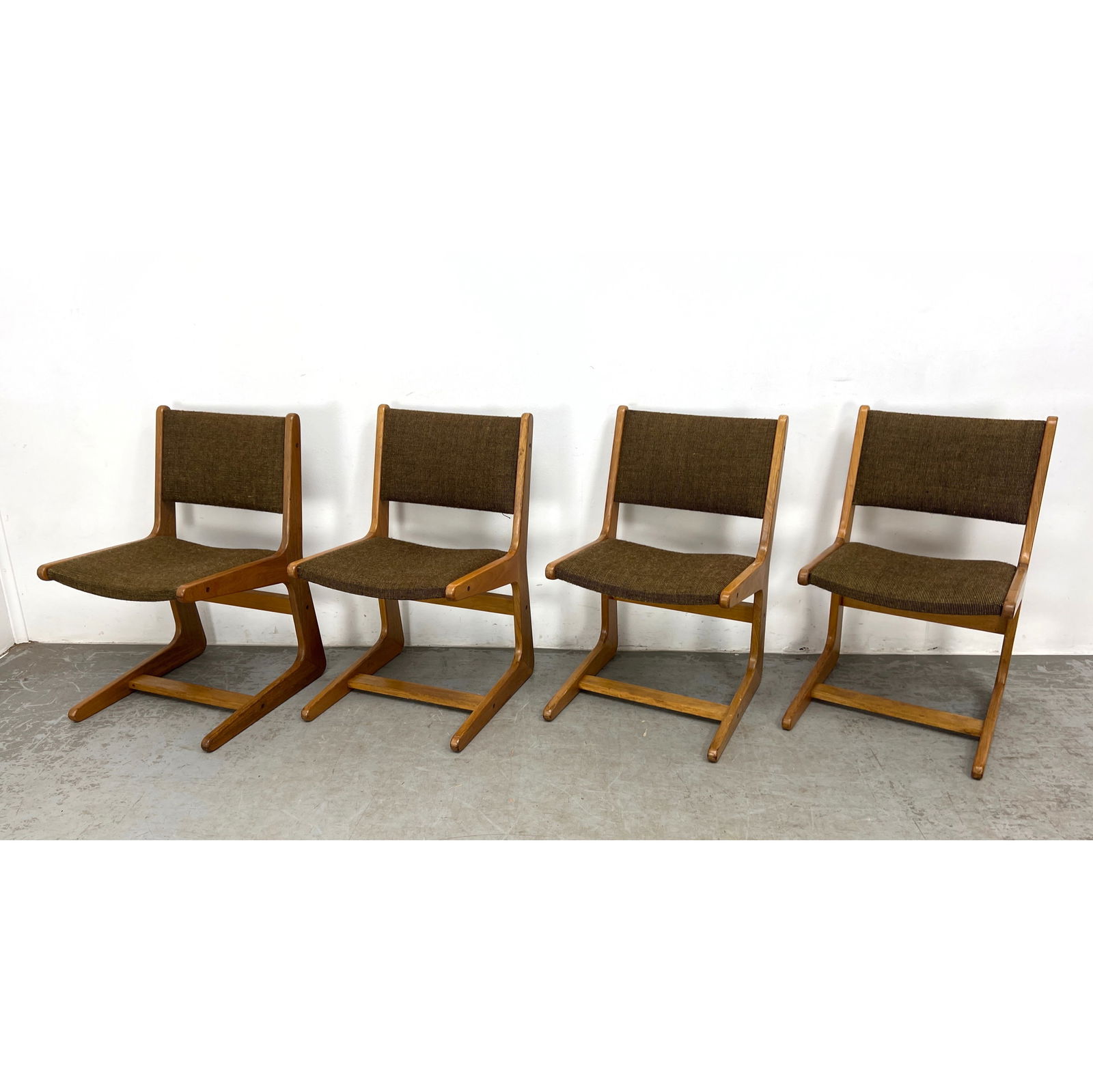 Set 4 Vintage Mid Century Cantilevered Dining Chairs Made in Columbia, Label. Gangso Mobler Style (1 of 9)