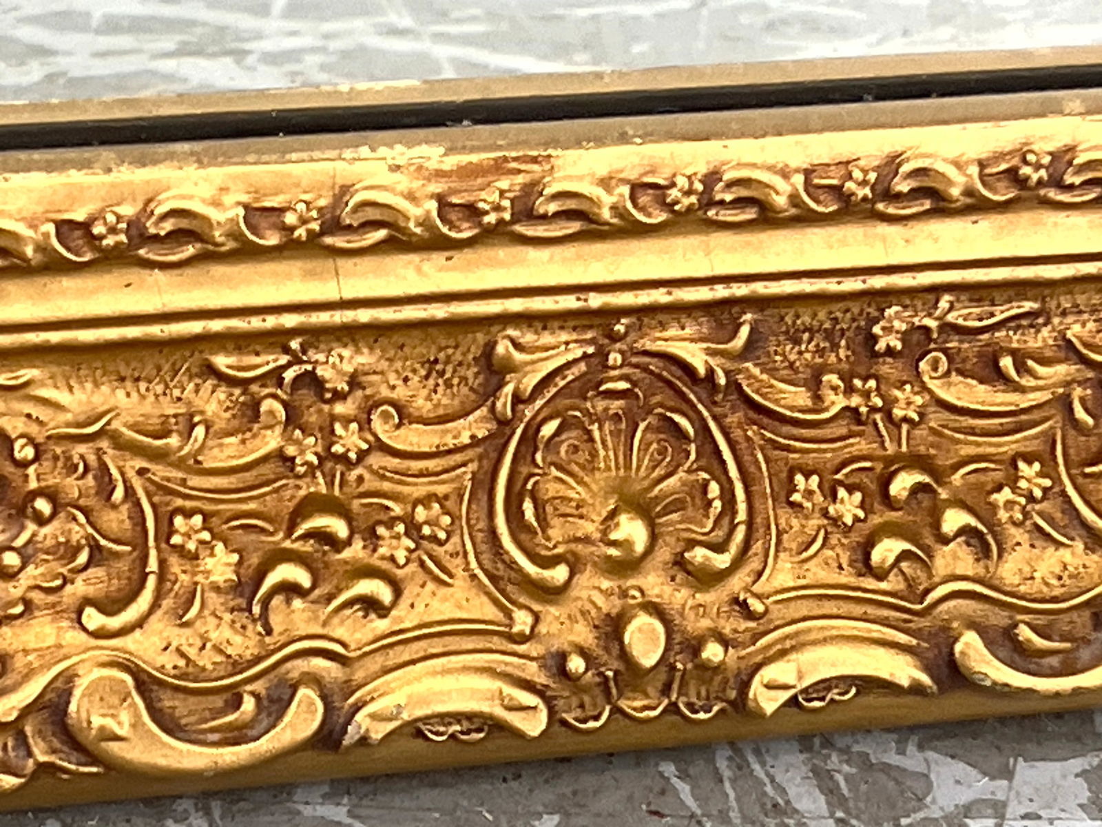 Large Rectangular Decorative Framed Mirror. Gold Paint Finish. - 5