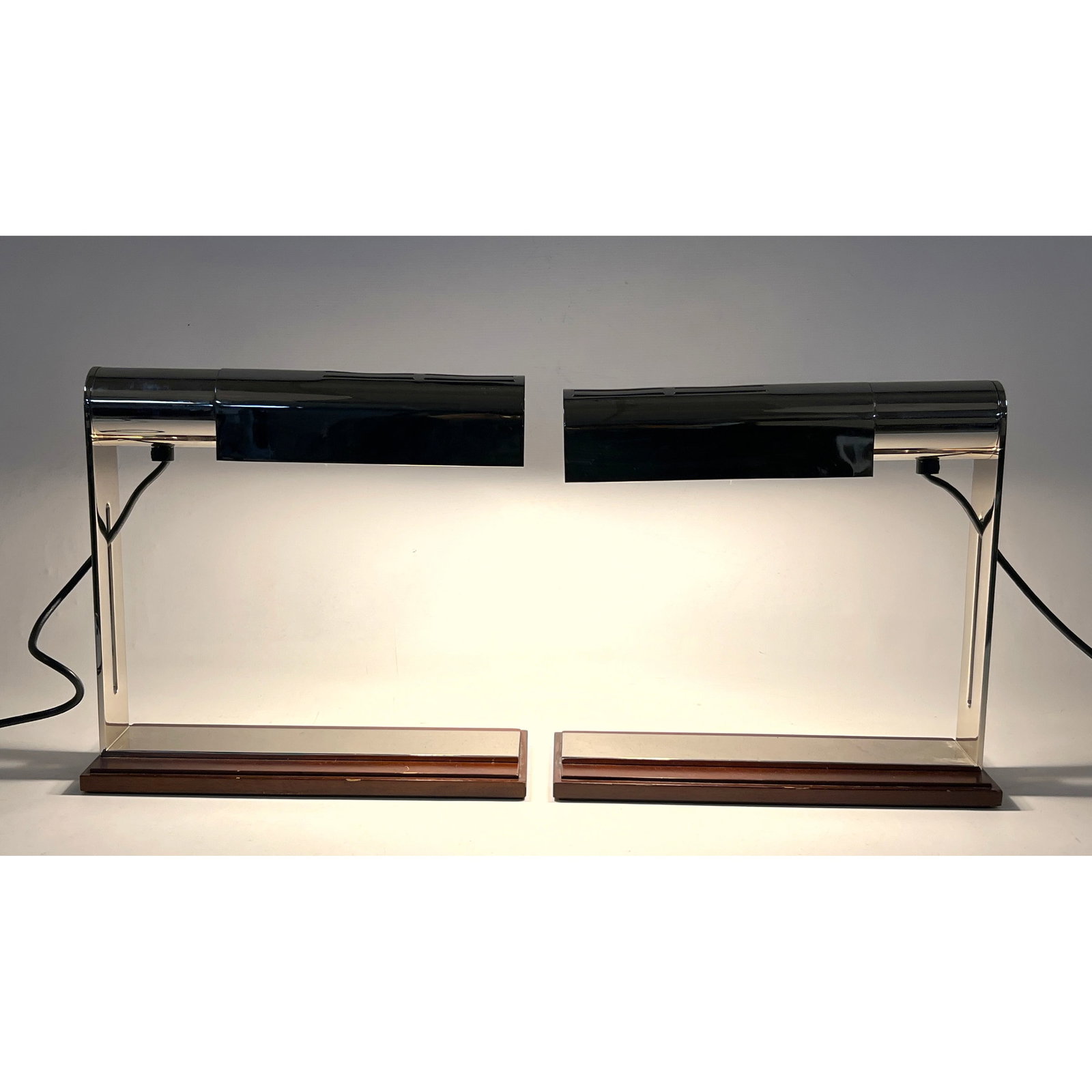Pair Louis Baldinger architectural Lighting Desk Lamps. Chrome and Wood.: Pair Louis Baldinger architectural Lighting Desk Lamps. Chrome and Wood. Dimensions: Height: 12 inches, Width: 13.25 inches, Depth: 5 inches. --- US Packing and Shipping charge: In house shipping avai