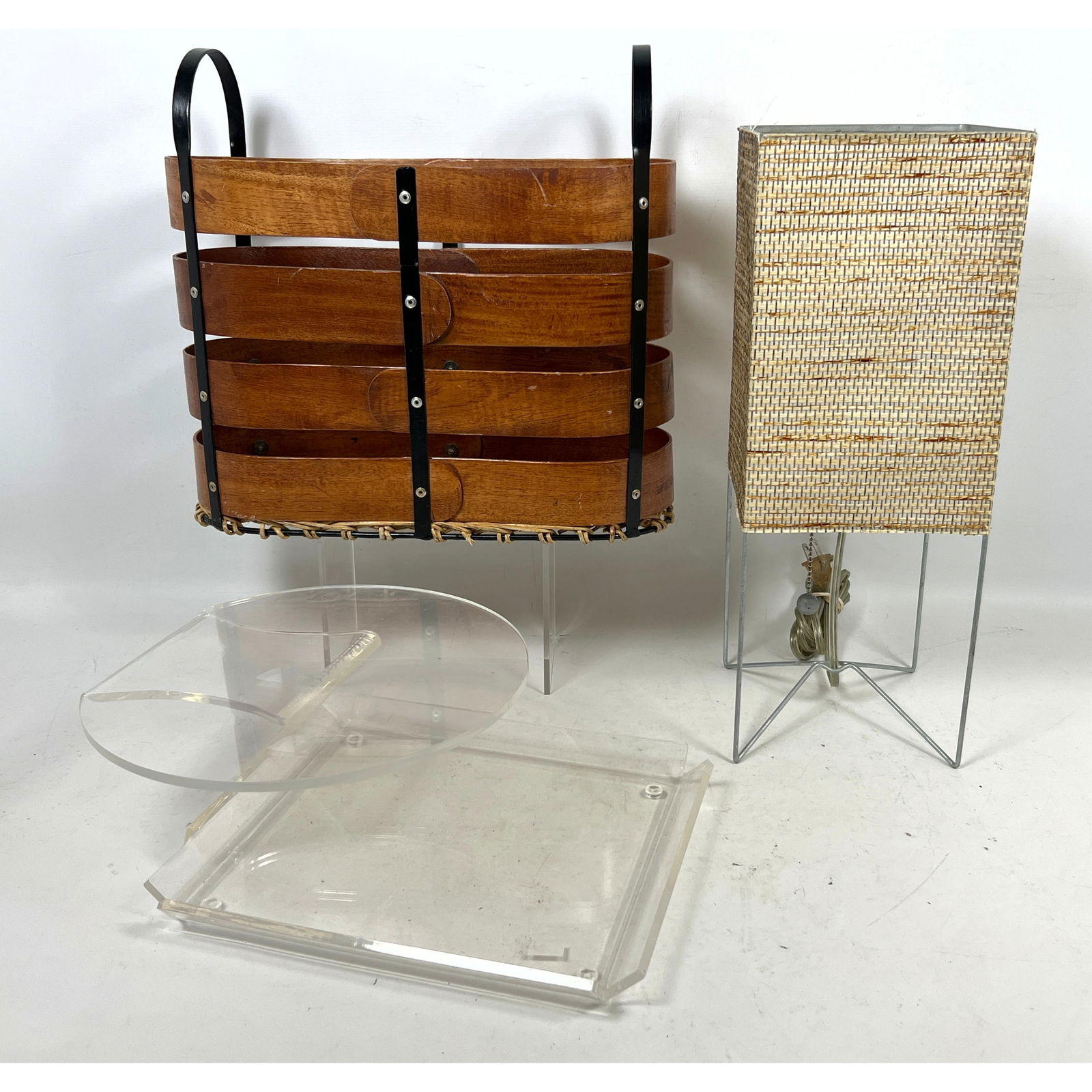 3pc Mid Century Modern Lot. George Nelson Style Kite Lamp, Arthur Umanoff Style Bentwood Magazine Ho: 3pc Mid Century Modern Lot. George Nelson Style Kite Lamp, Arthur Umanoff Style Bentwood Magazine Holder, Lucite Paper Holder Dimensions: Height: 17 inches, Width: 6.5 inches, Depth: 6.5 inches. 