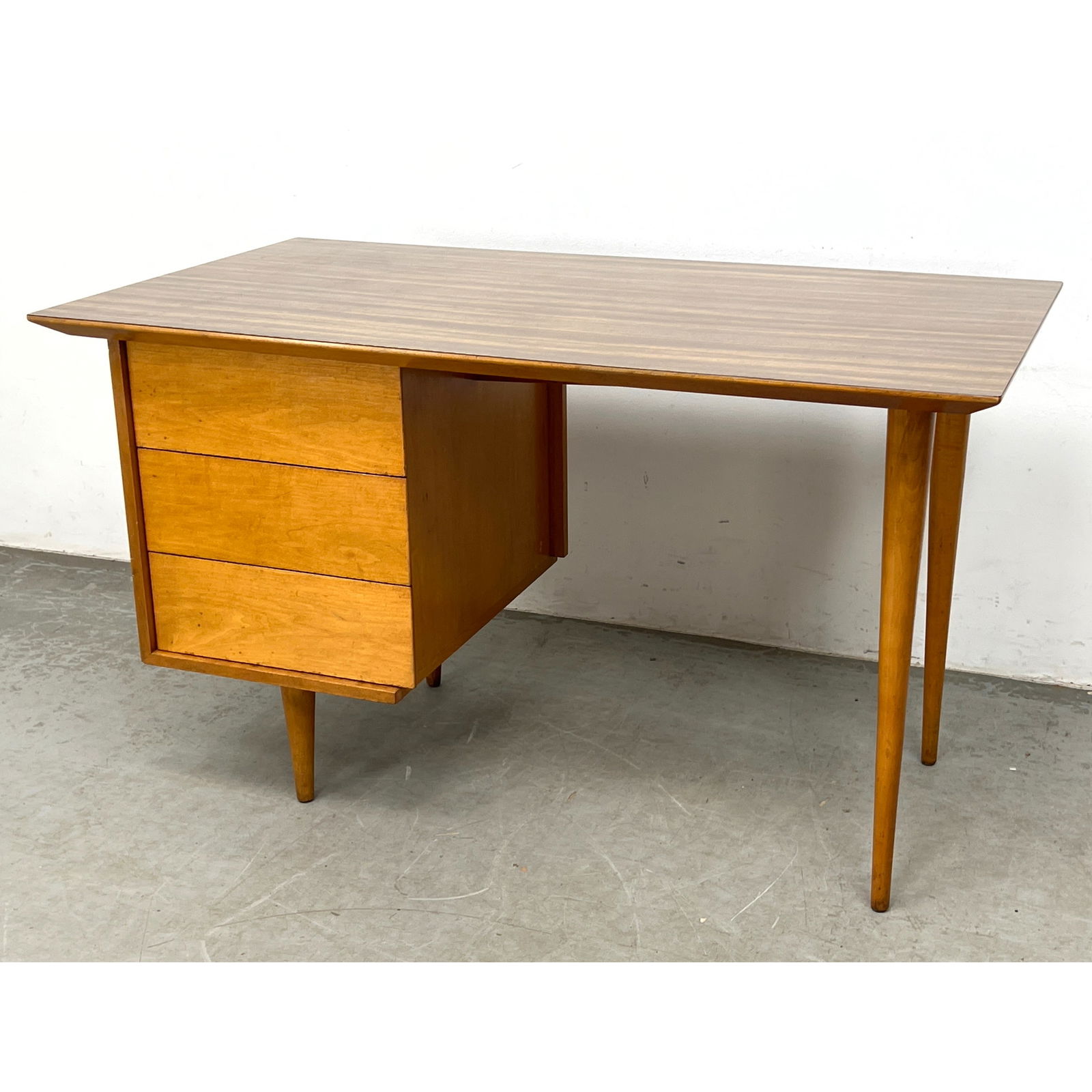 Paul McCobb Planner Group Desk. Formica top. (1 of 9)
