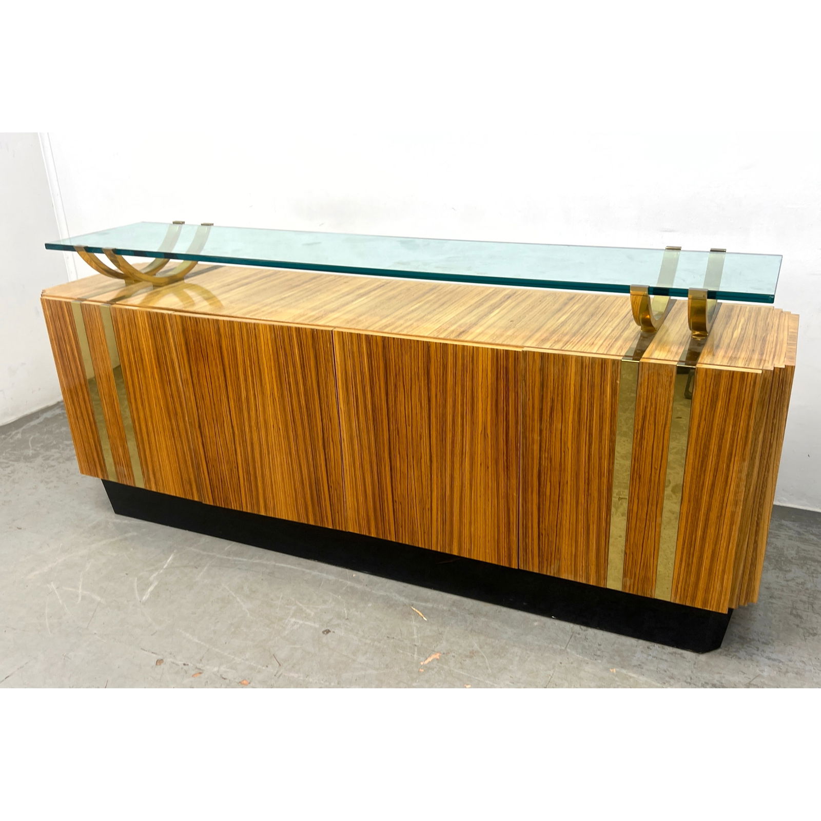 Leon Rosen Designer Mid Century Modern Sideboard Credenza. Brass details with Glass Top. (1 of 14)