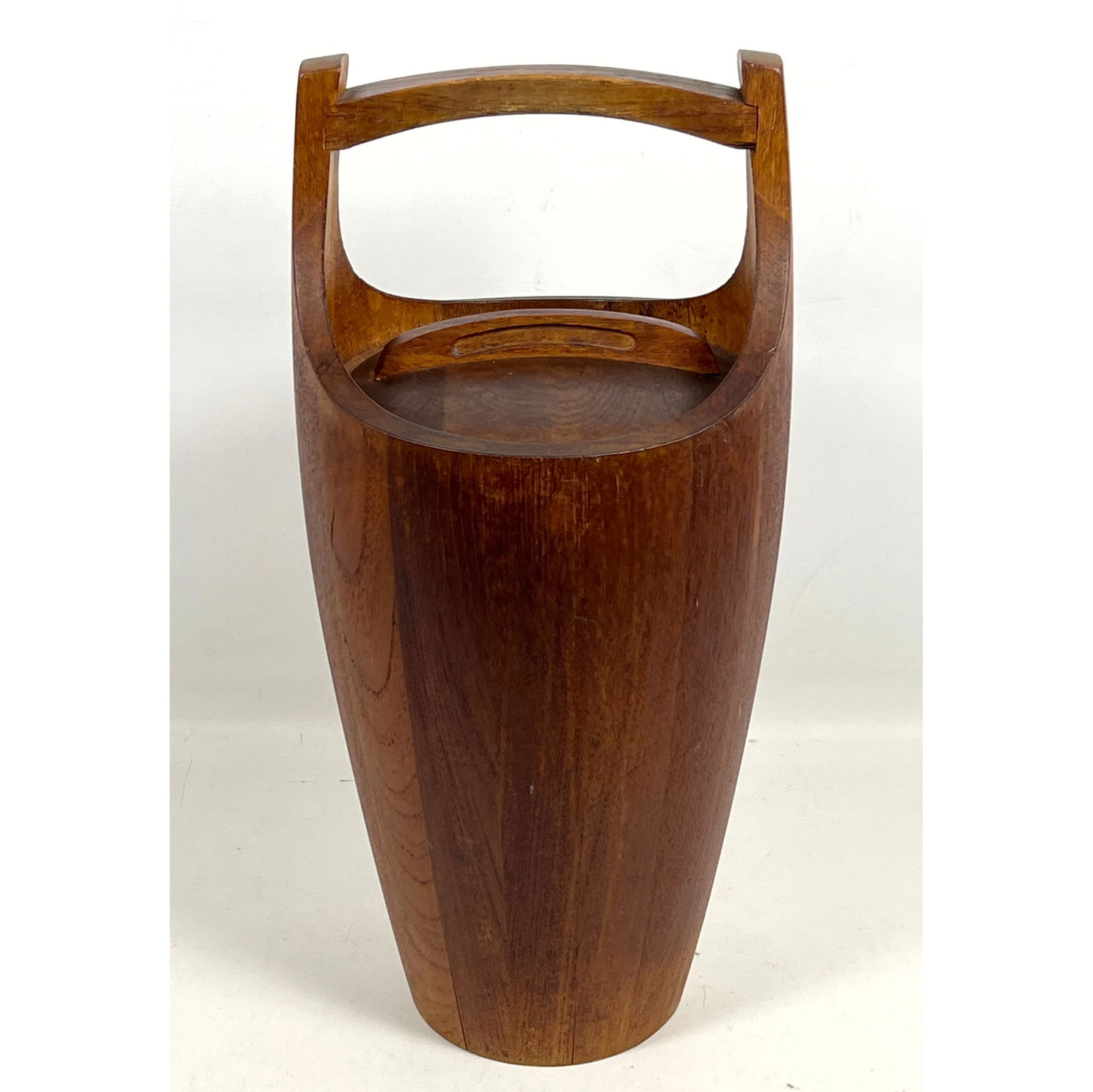 Dansk Danish Modern Teak Ice Bucket: Dansk Danish Modern Teak Ice Bucket Dimensions: Height: 18.75 inches, Width: 9 inches, Depth: 9 inches. ---