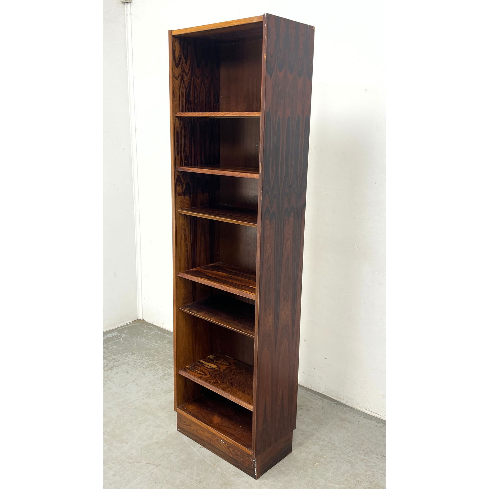 Hundevad Danish Modern Rosewood Bookshelf, Active Grain (1 of 12)