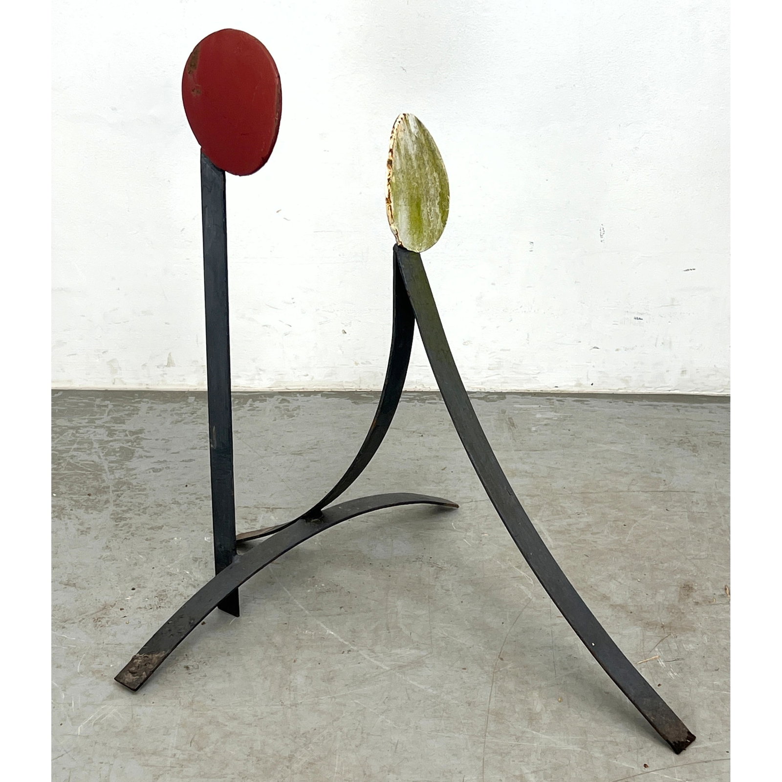 CHRISTOPHER HILTEY Welded Steel Garden Sculpture.: CHRISTOPHER HILTEY Welded Steel Garden Sculpture. Dimensions: Height: 29.5 inches, Width: 28.5 inches, Depth: 24.5 inches. ---