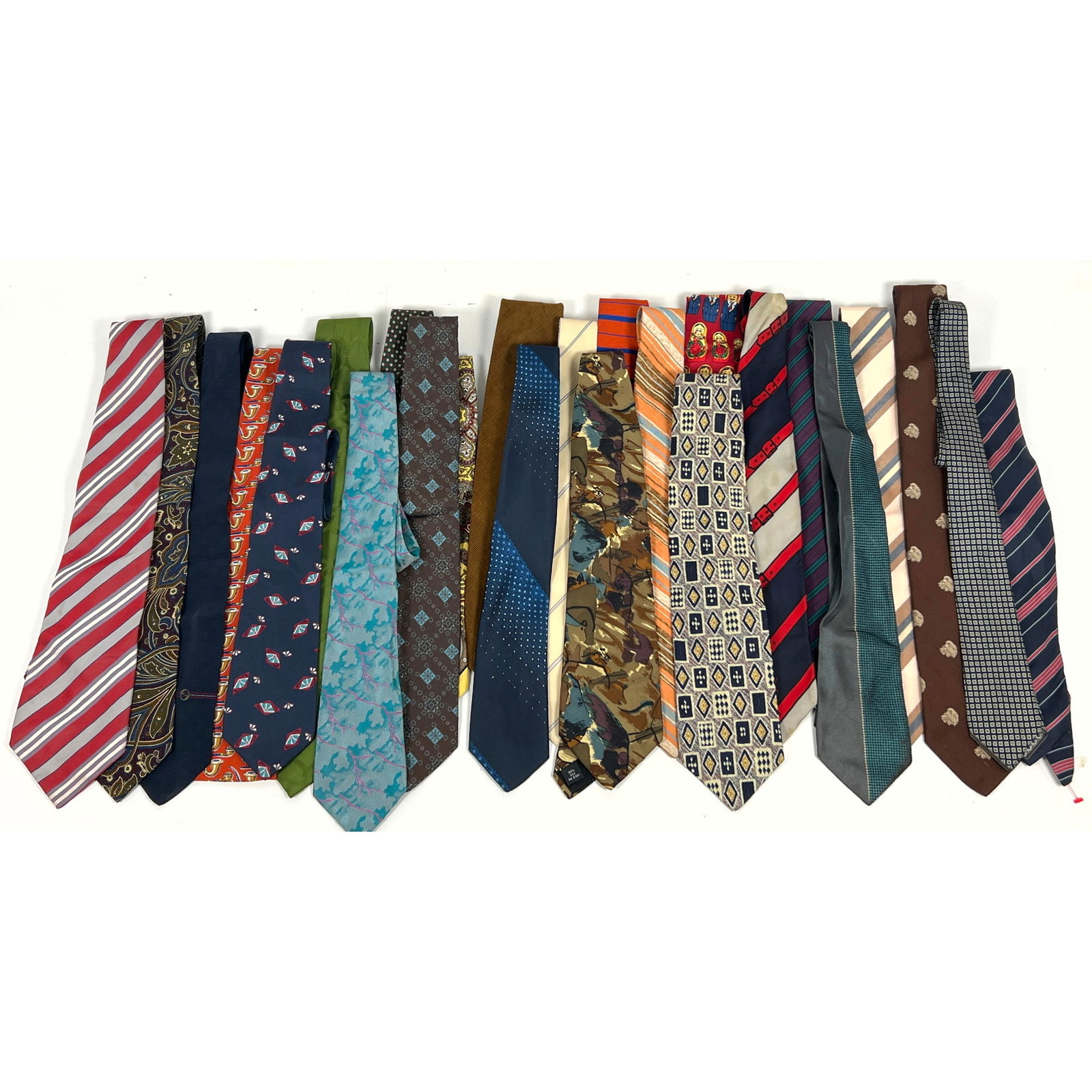 25pc Vintage Ties. Nina Ricci, Moschino, Rochas, Boss, Claude Montana, Ted Lapidus, Polo, Christian (1 of 11)