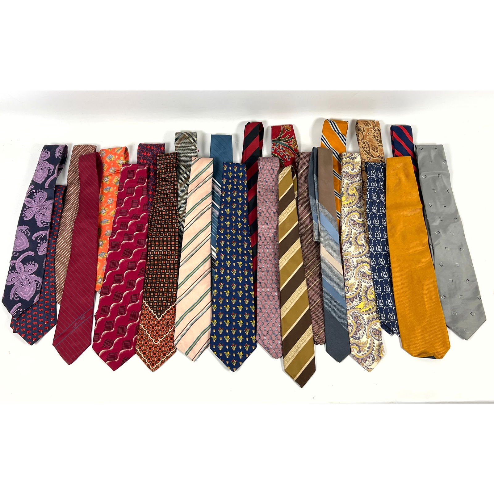 25 Vintage Ties. Coach, DKNY, Paco Rabanne, Kenzo, Brooks Brothers, Rochas, Geoffery Beene, Jean Pat (1 of 10)