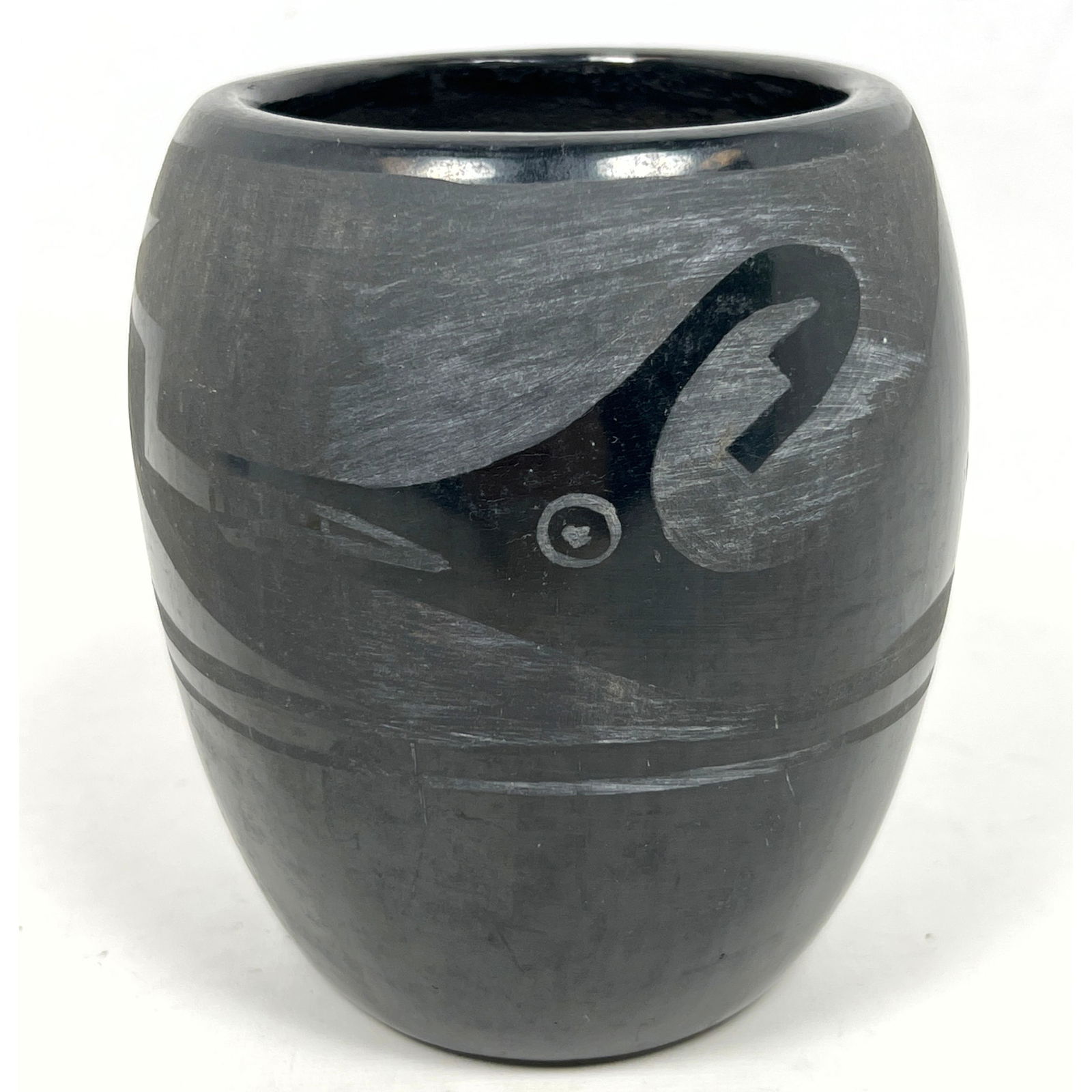MARGARET NARANJO Santa Clara Pueblo Vase. Native American Indian Burnished Blackware Vase. Signed. (1 of 9)
