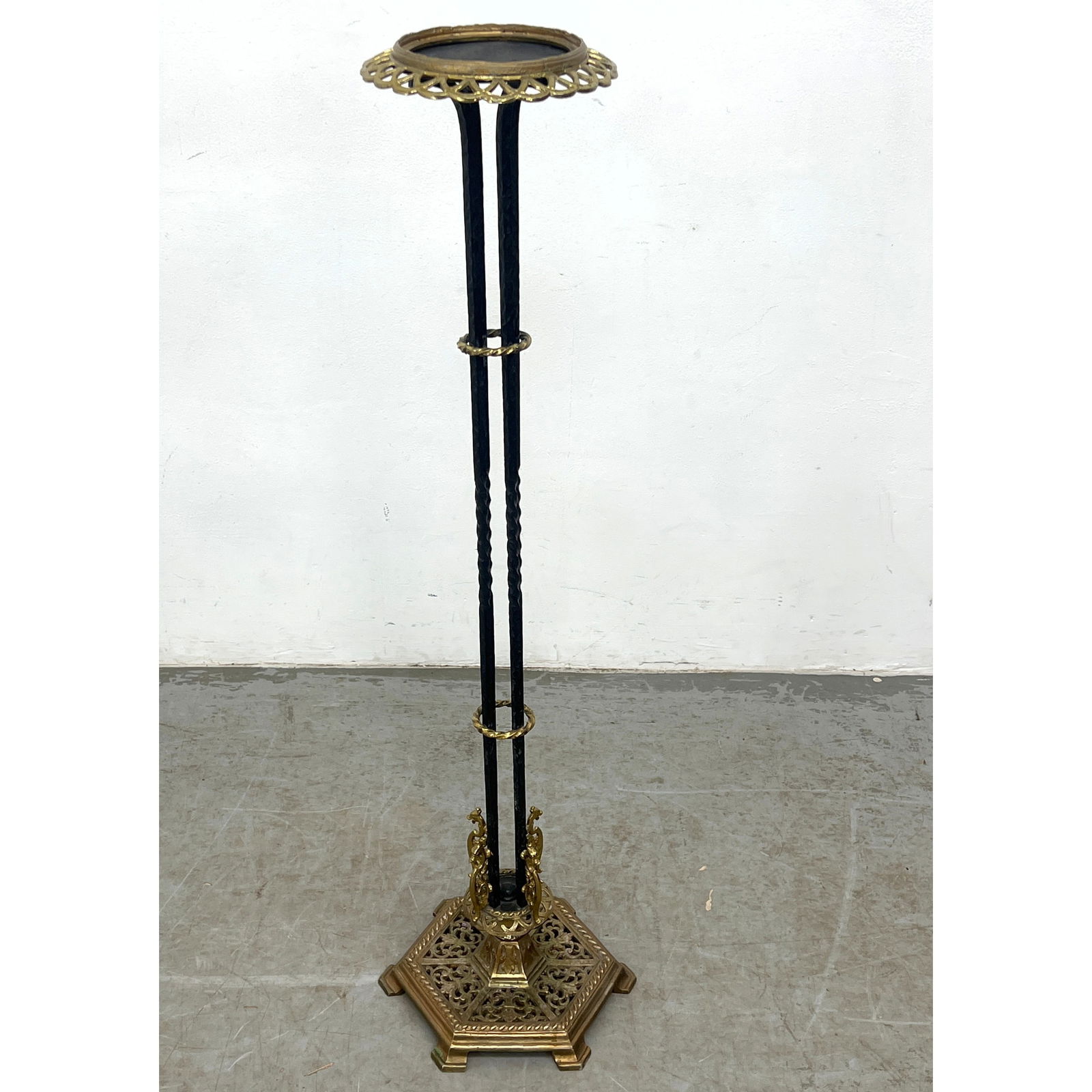 Vintage Oscar Bach Style Fern Stand. Iron with gilt highlights.: Vintage Oscar Bach Style Fern Stand. Iron with gilt highlights. Dimensions: Height: 44.25 inches, Width: 12.5 inches, Depth: 11.25 inches. ---
