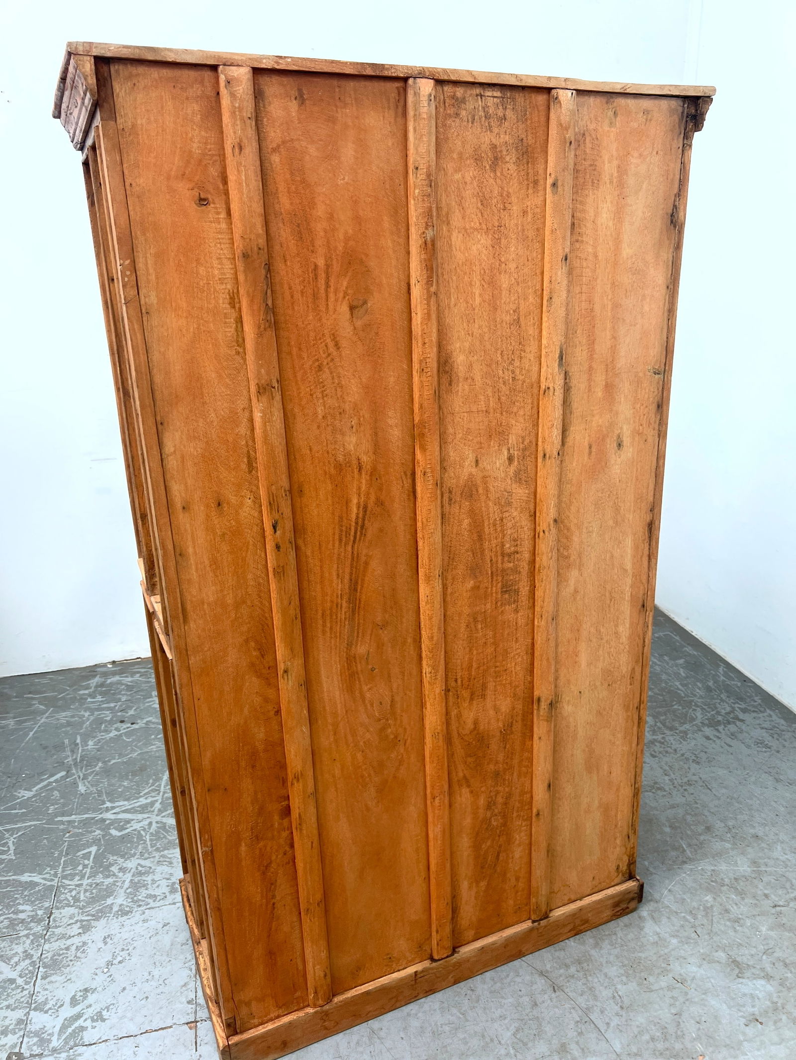 Rustic Style Pine Storage Display Cabinet. Single door. - 10
