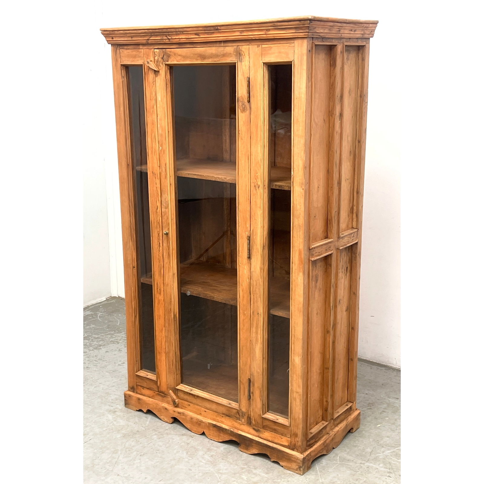 Rustic Style Pine Storage Display Cabinet. Single door. (1 of 10)
