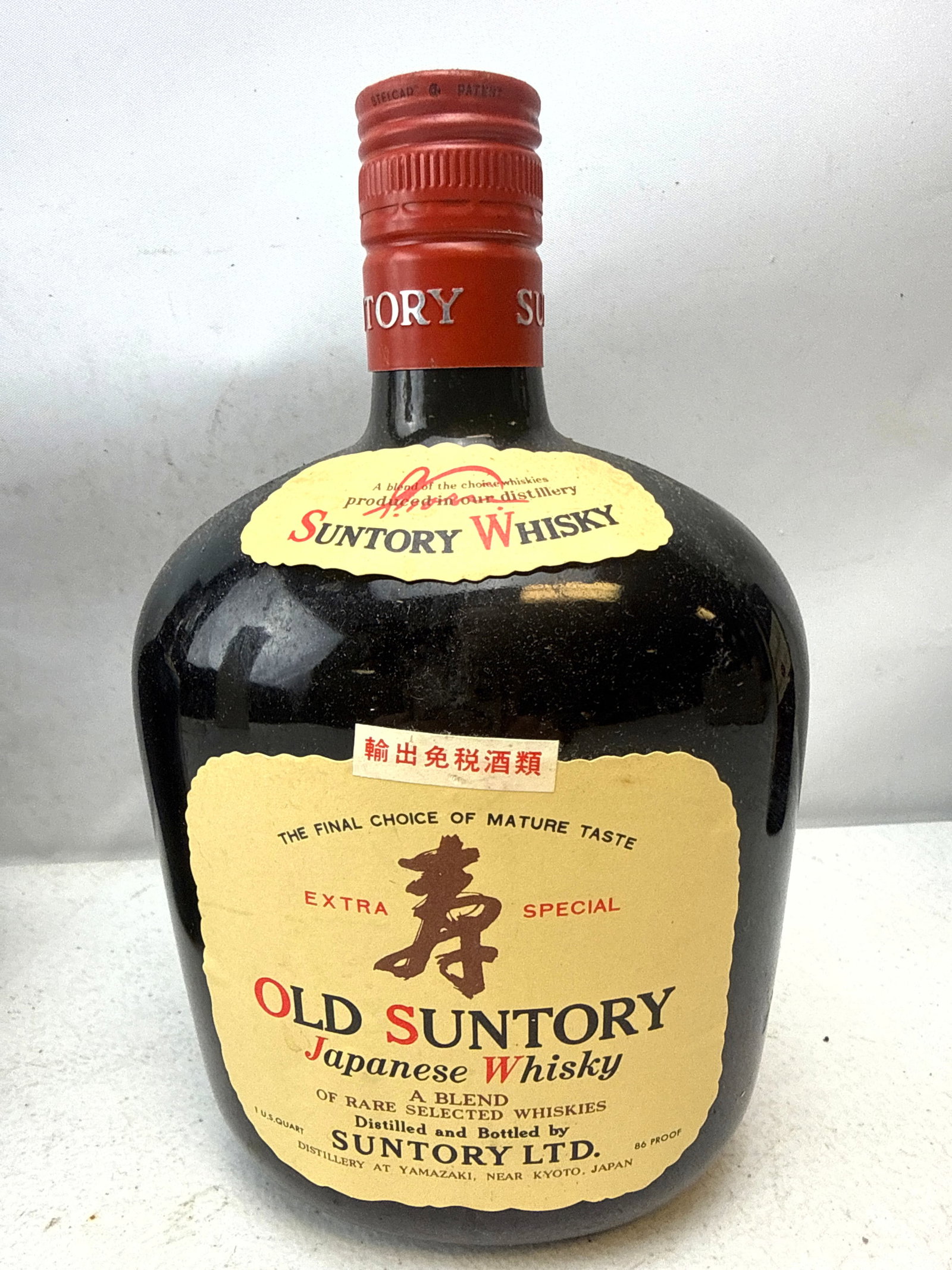 6 bottles. scotch and Whisky. White Label, Old Suntory Japanese, Ballantine's, Old Parr, Jack Daniel - 5