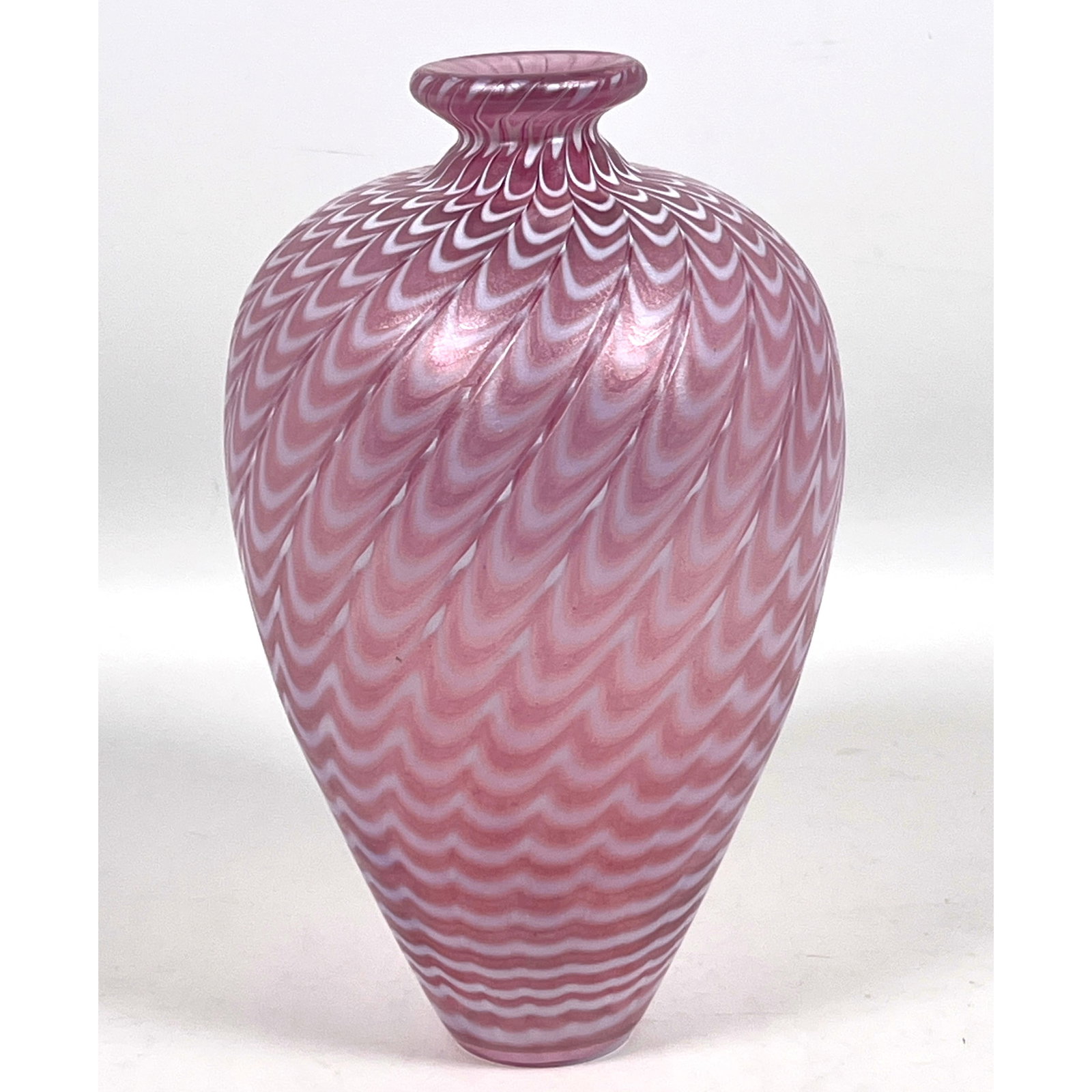BERTIL VALLIEN for KOSTA BODA art Glass Vase. (1 of 9)