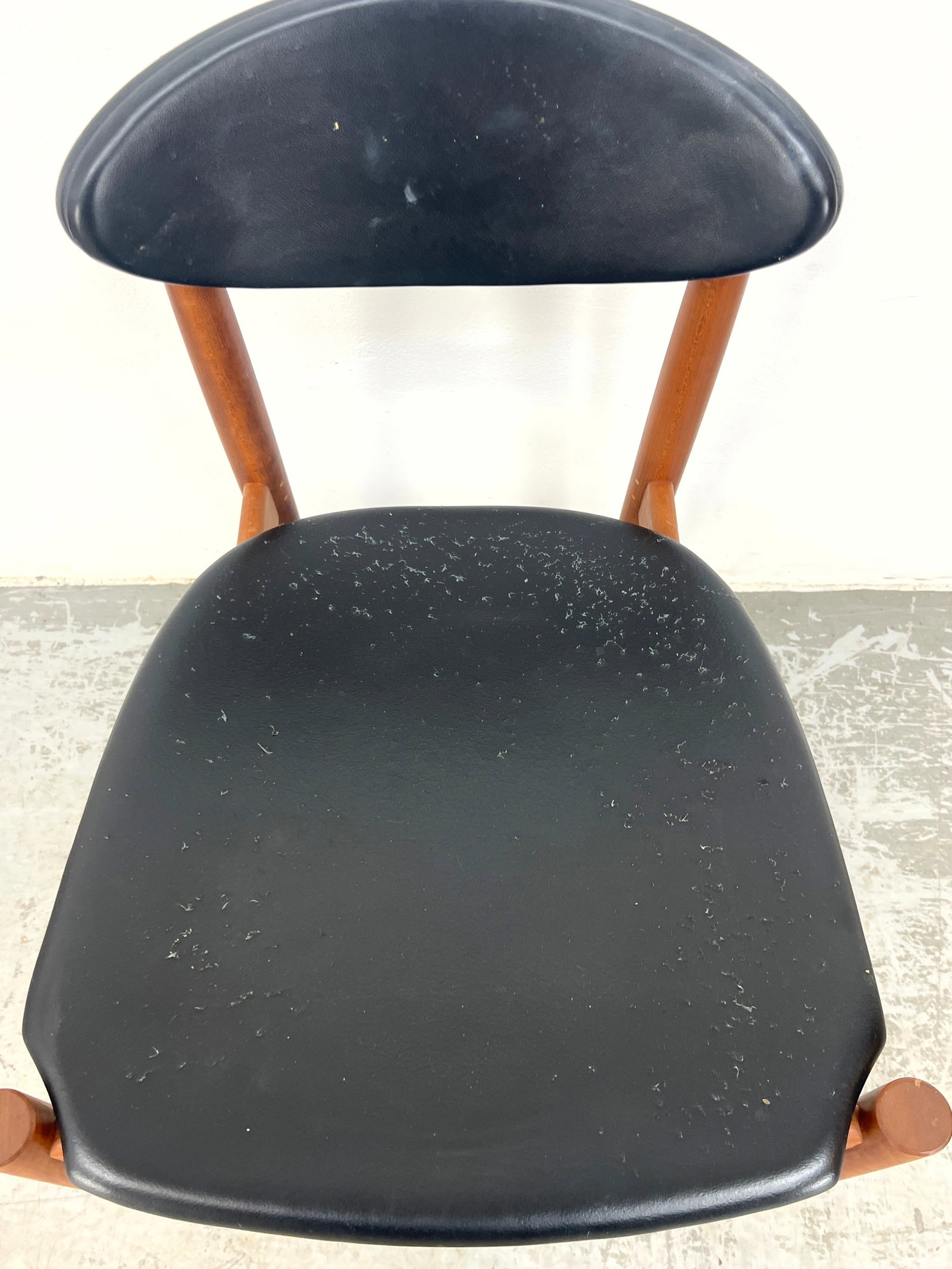 Set 4 Thomas Moser Studio Made Chairs. Signed and Dated 2017. - 4