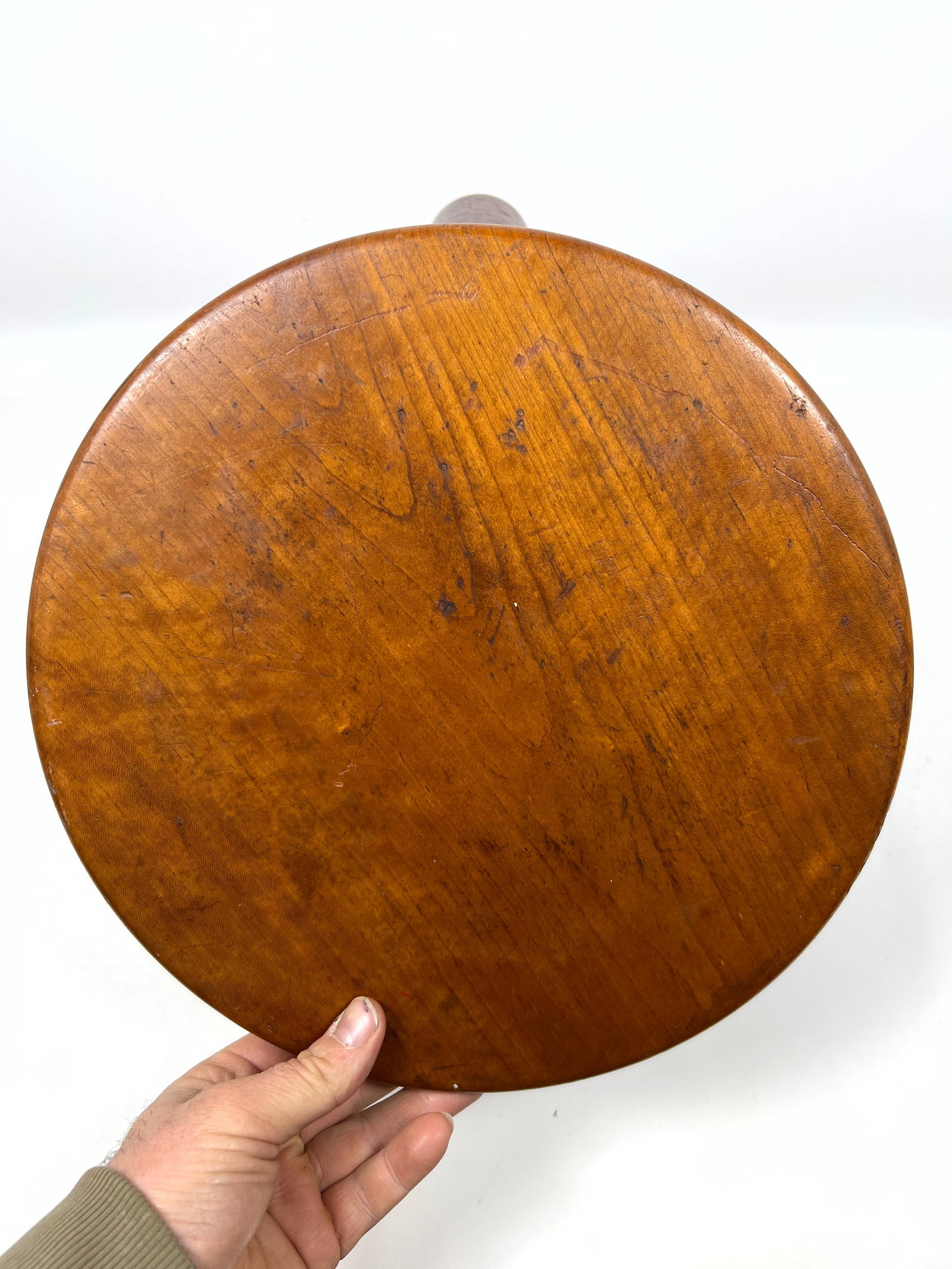 Country Rustic 3 Leg Low Stool. - 6