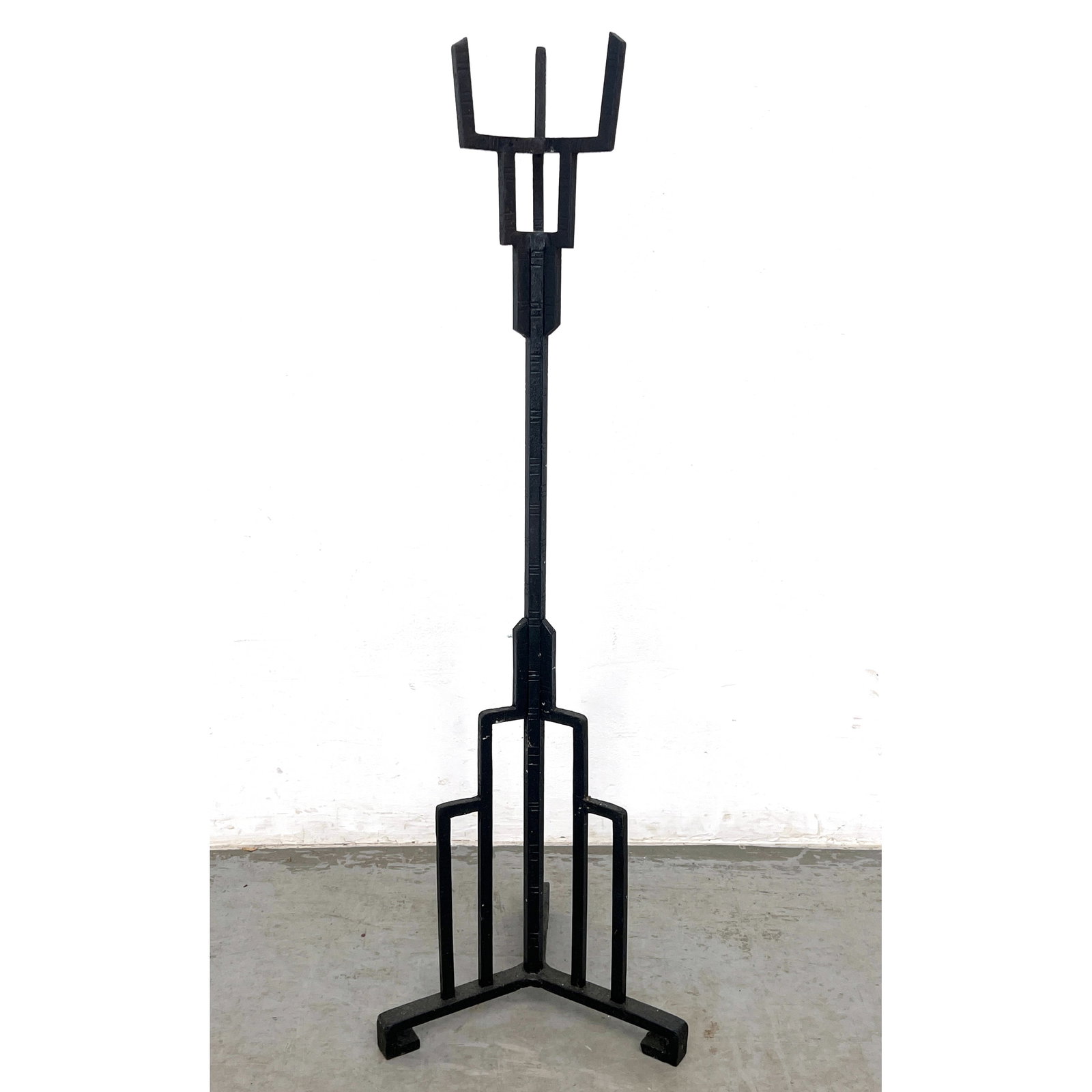 Vintage Art Deco Forged Iron Floor Fern Planter Stand. Black painted. (1 of 6)